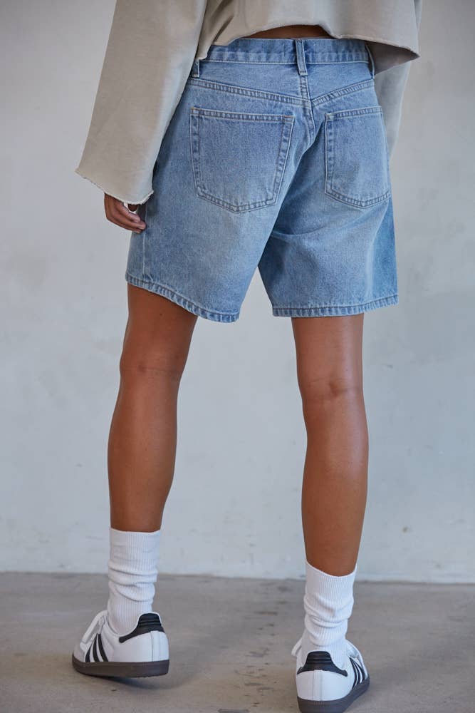 BD310 | Woven Denim Cotton Straight Leg Bermuda Shorts