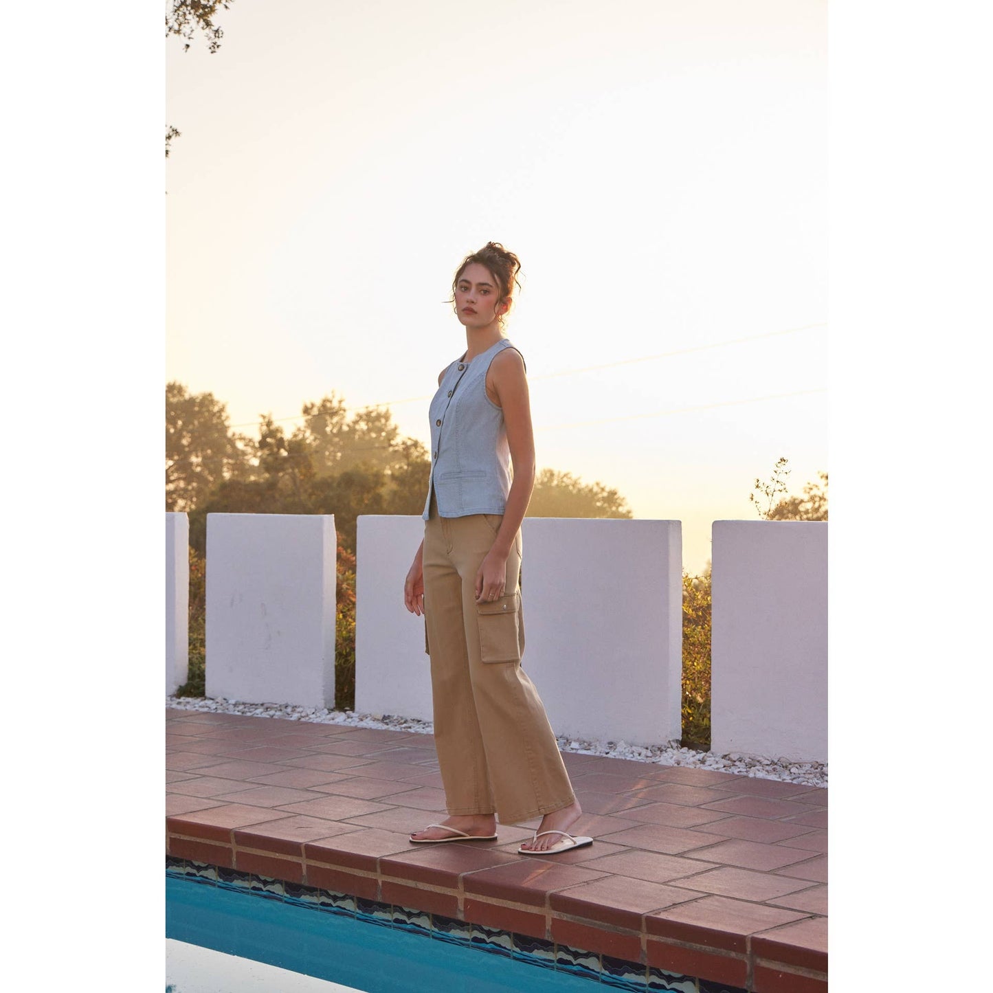 MINERAL-WASHED BUTTON-DOWN SLEEVELESS VEST TOP