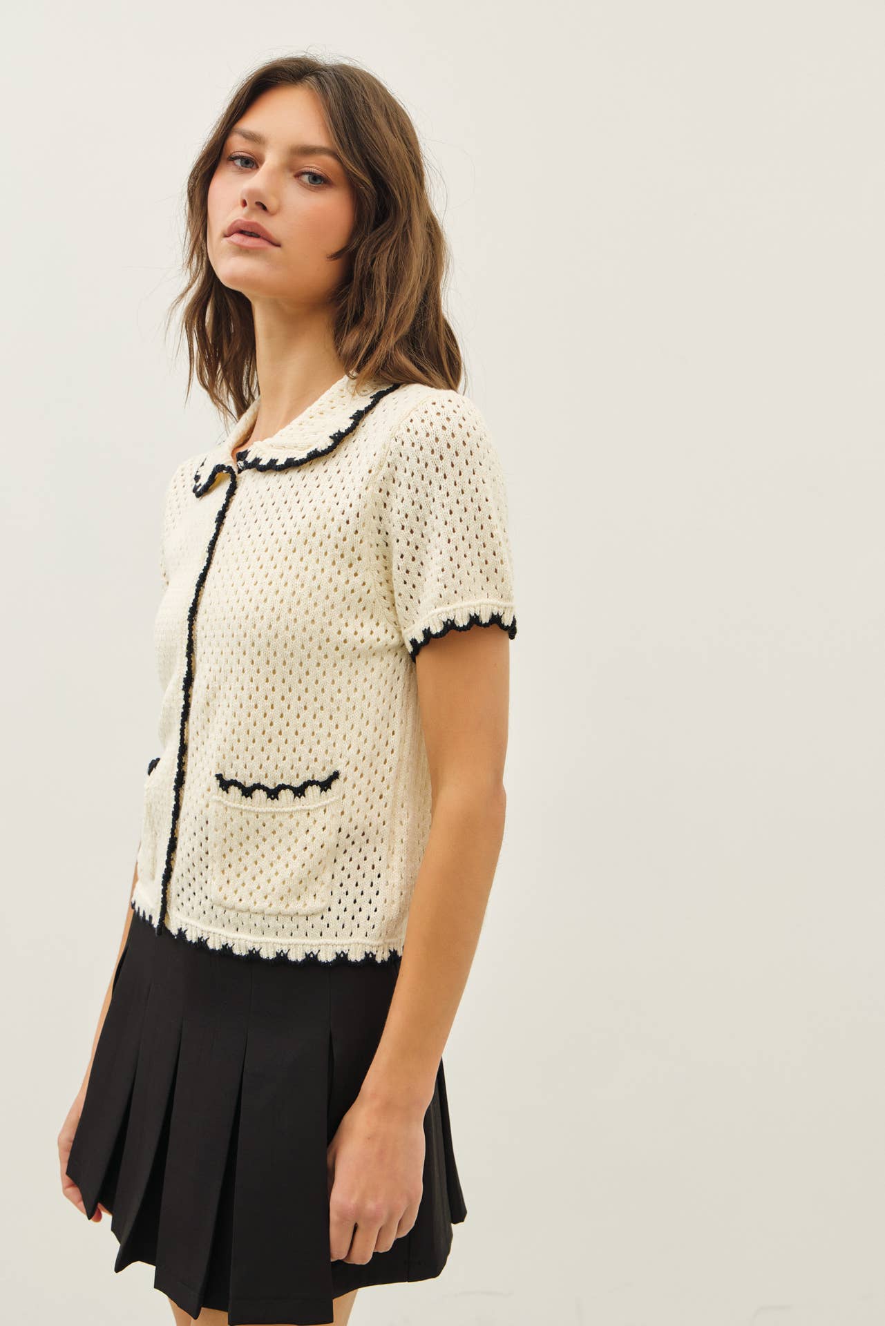 CONTRAST SCALLOP BUTTON-DOWN SWEATER CARDIGAN WITH POCKETS
