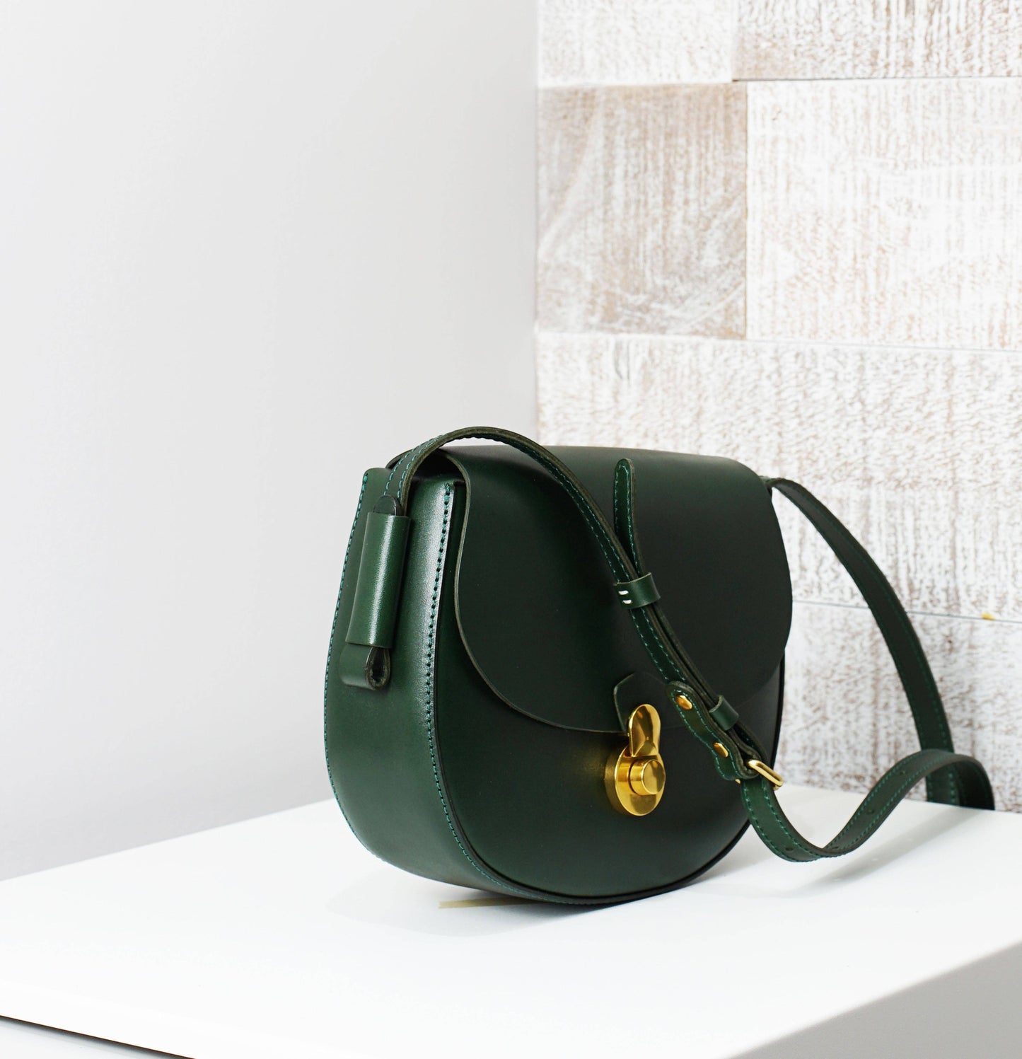 Vive 2.0 Saddle Crossbody Bag - Hunter Green