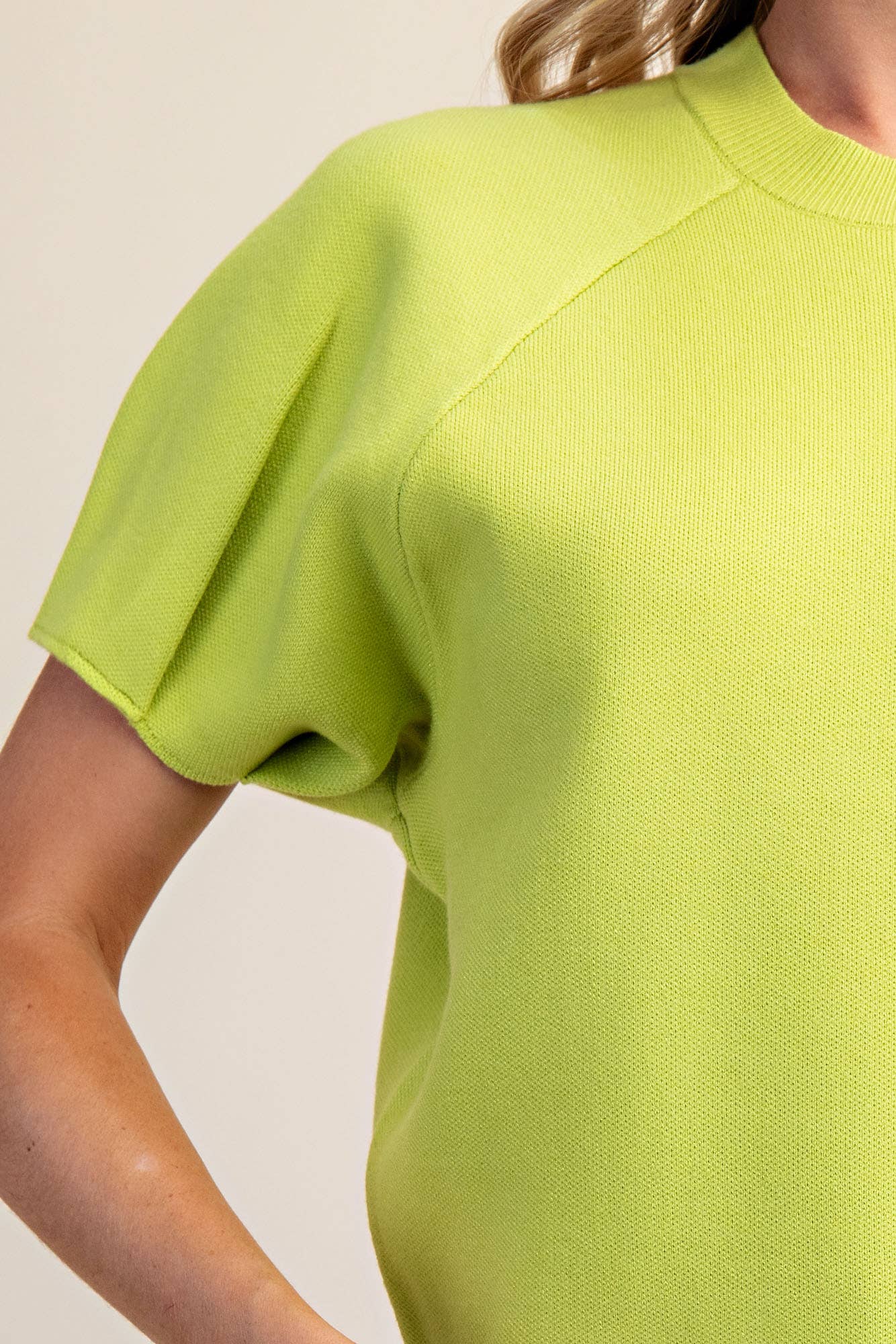 Round Neck Puff Short Sleeve Sweater Top