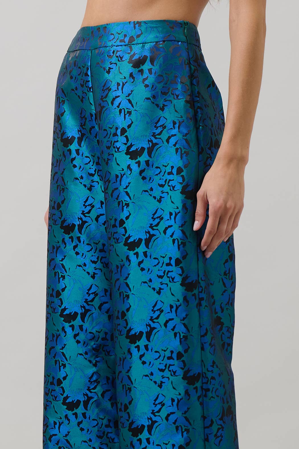 Farrah Jacquard Lunete Wide Leg Pants