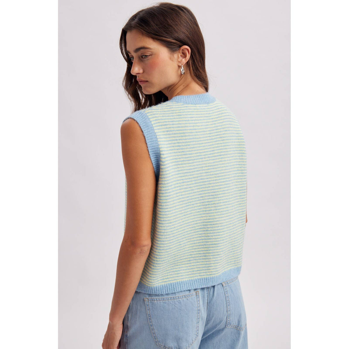 CONTRAST STRIPED SWEATER VEST / WL26-13287