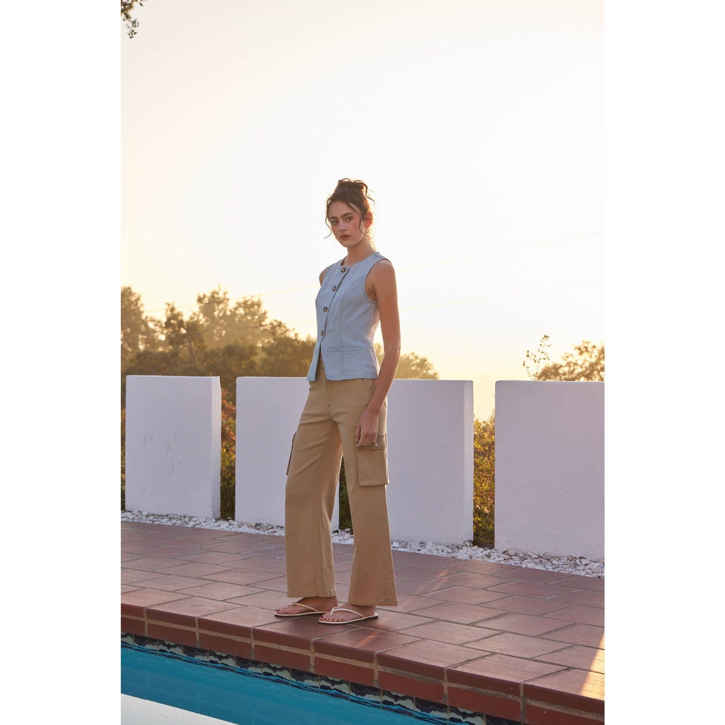 MINERAL-WASHED BUTTON-DOWN SLEEVELESS VEST TOP