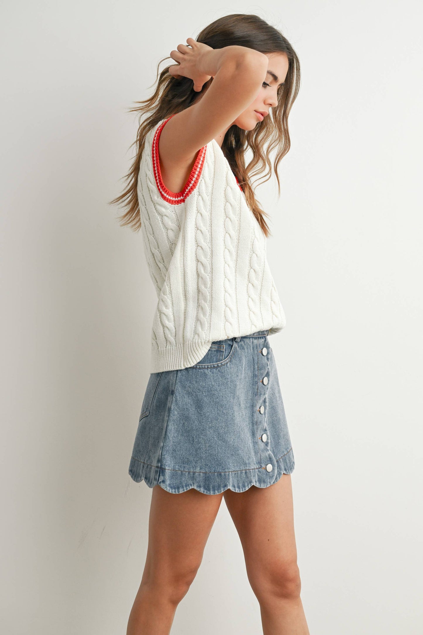 BMW7708 - KNITTED SWEATER VEST