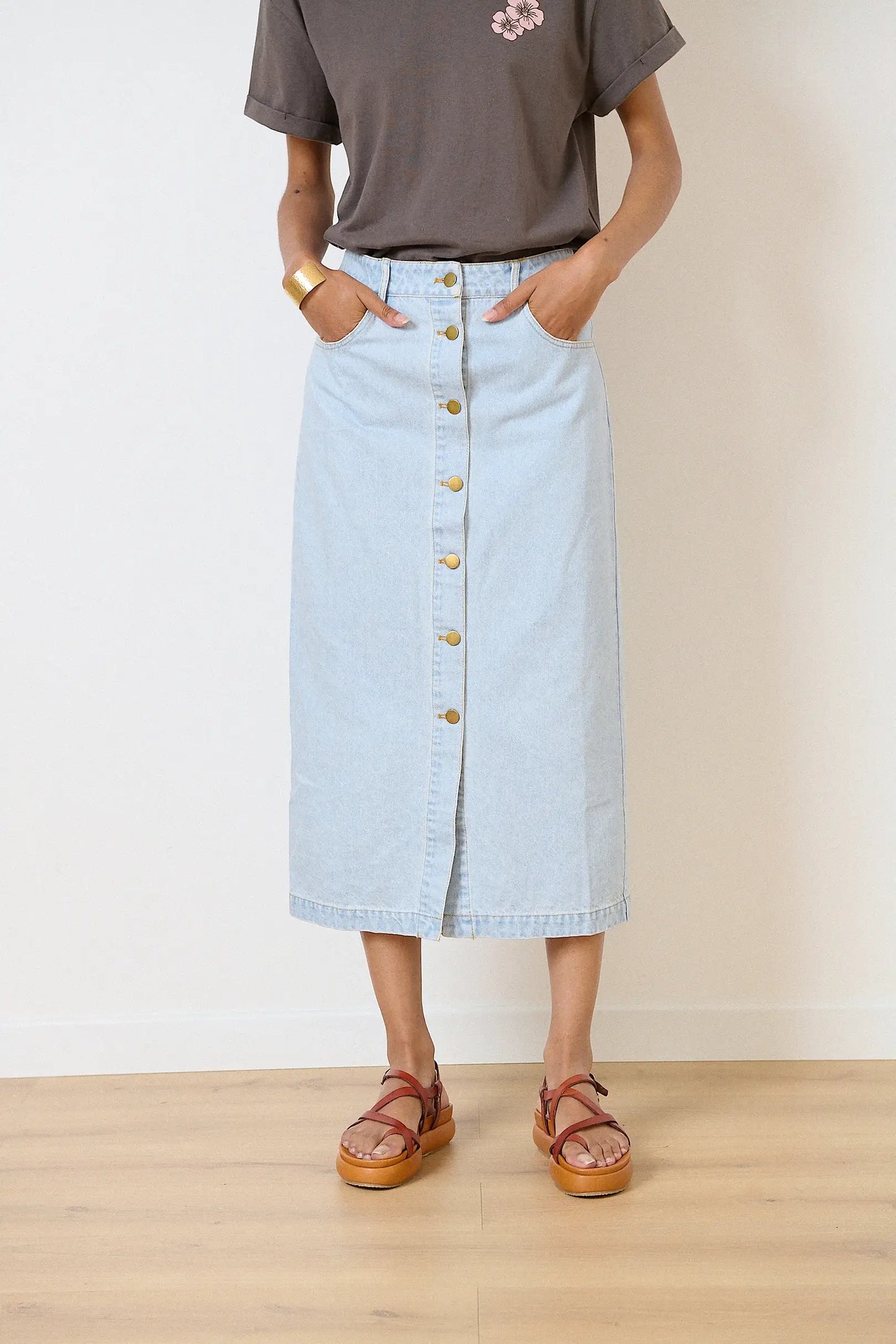 Denim midi skirt with slit - VAQUITA