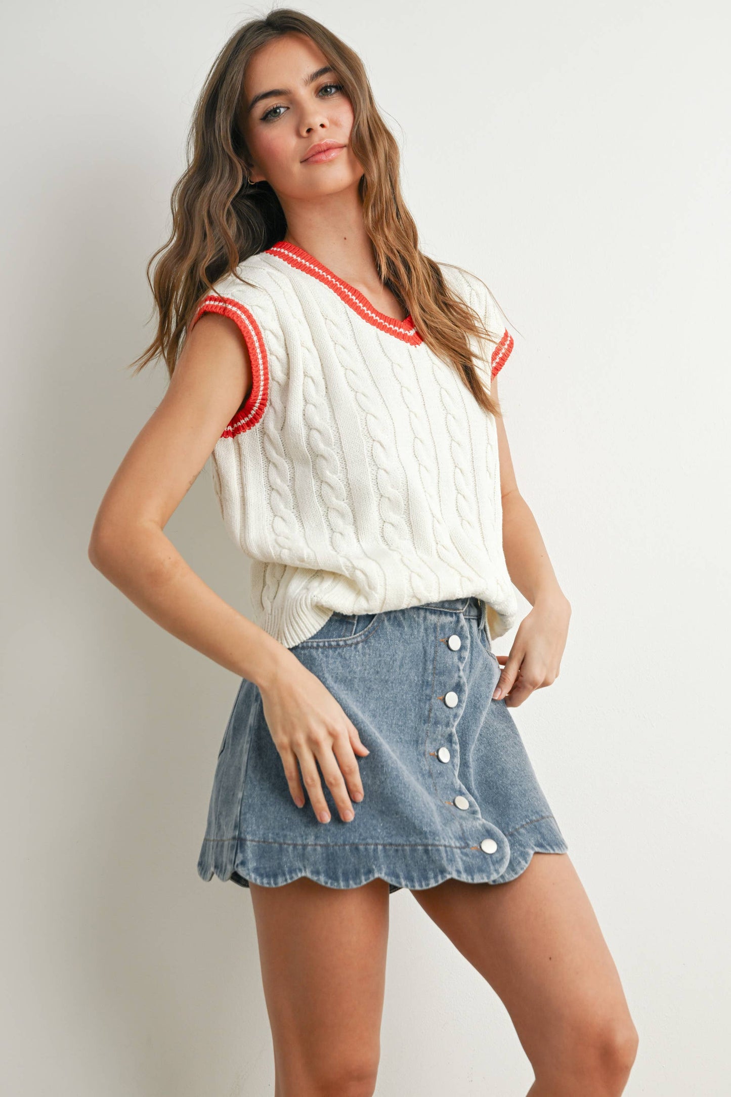 BMW7708 - KNITTED SWEATER VEST