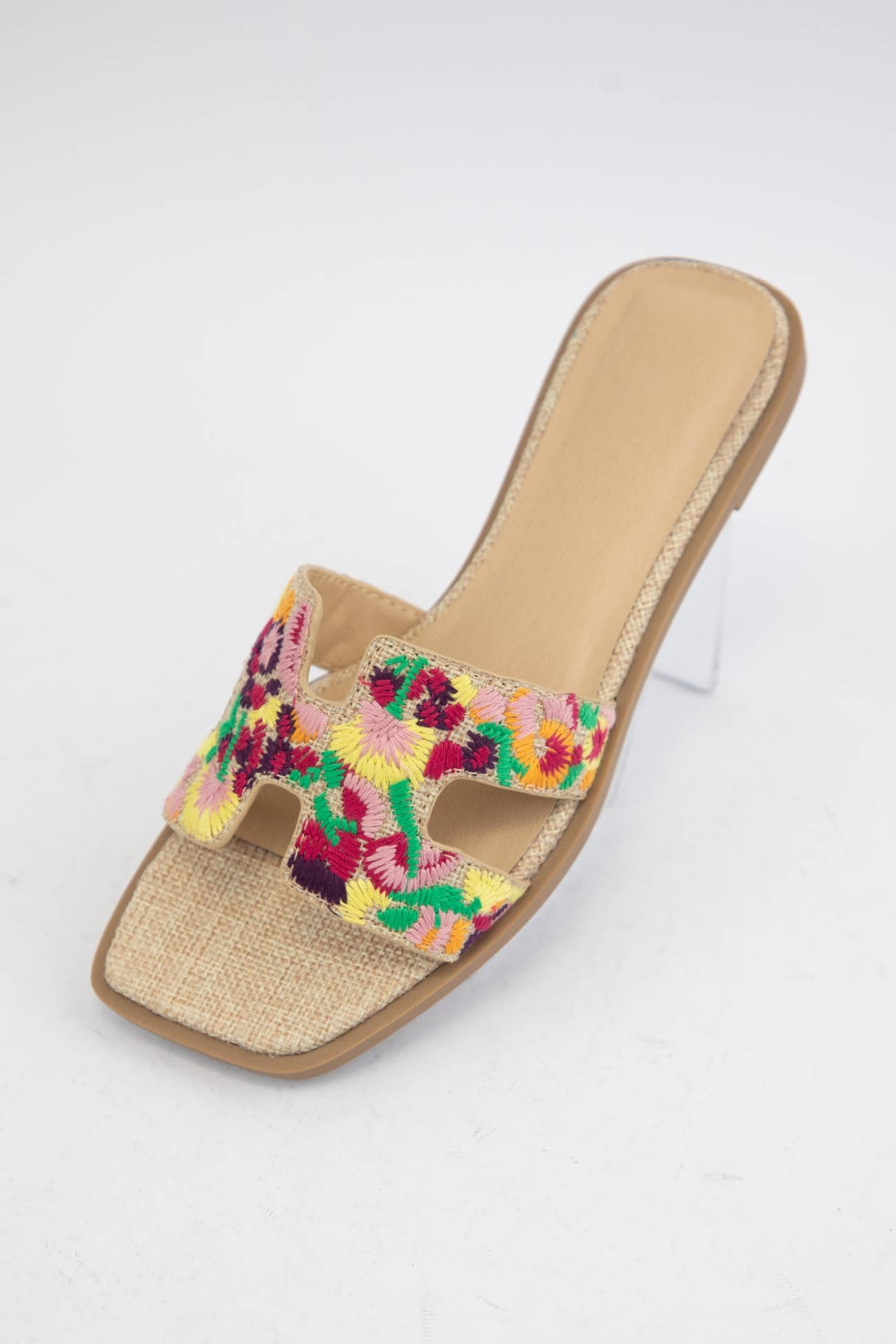 GYMNIC COLORFUL FLORAL EMBROIDERY DESIGN SANDALS