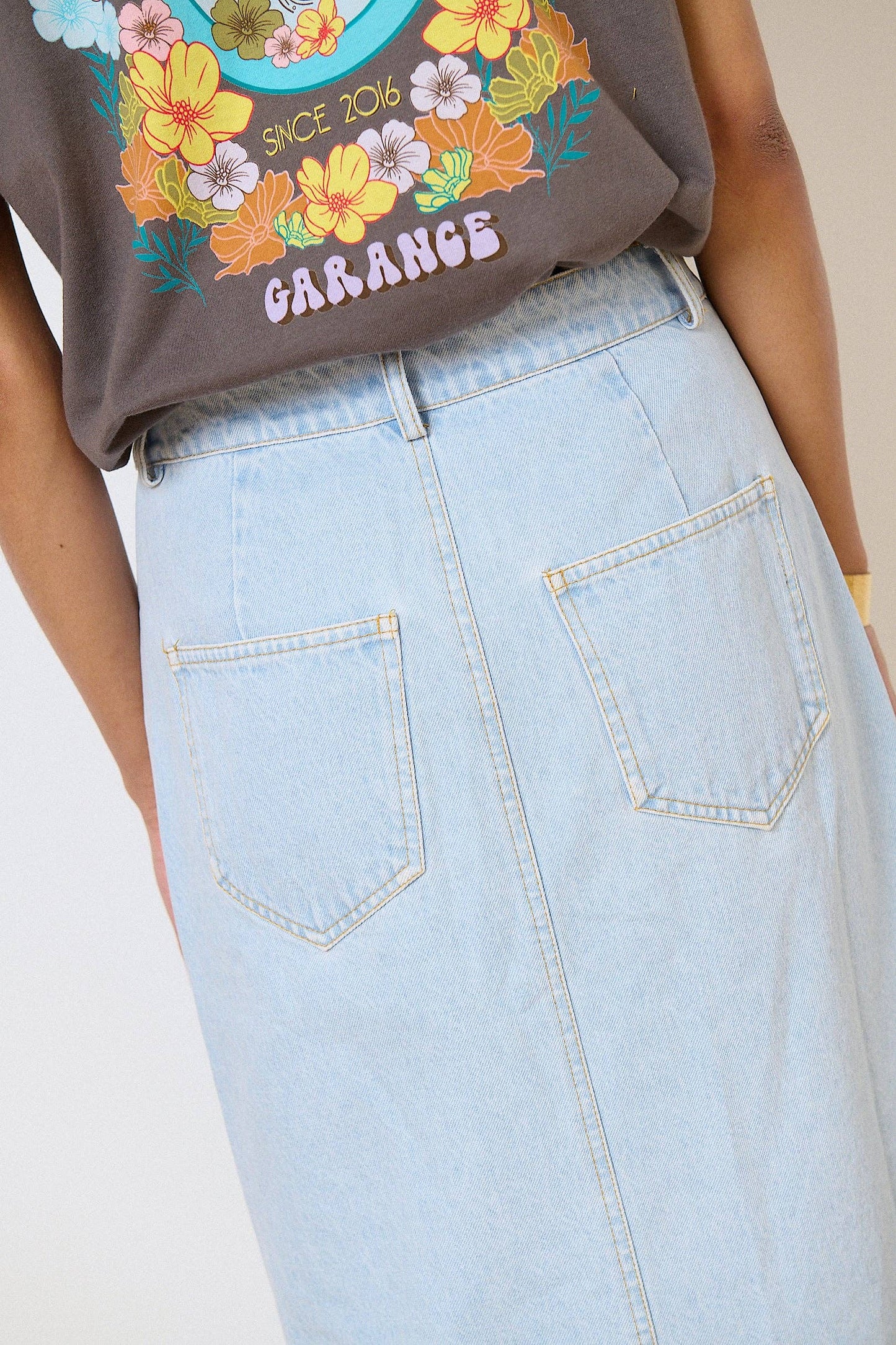 Denim midi skirt with slit - VAQUITA