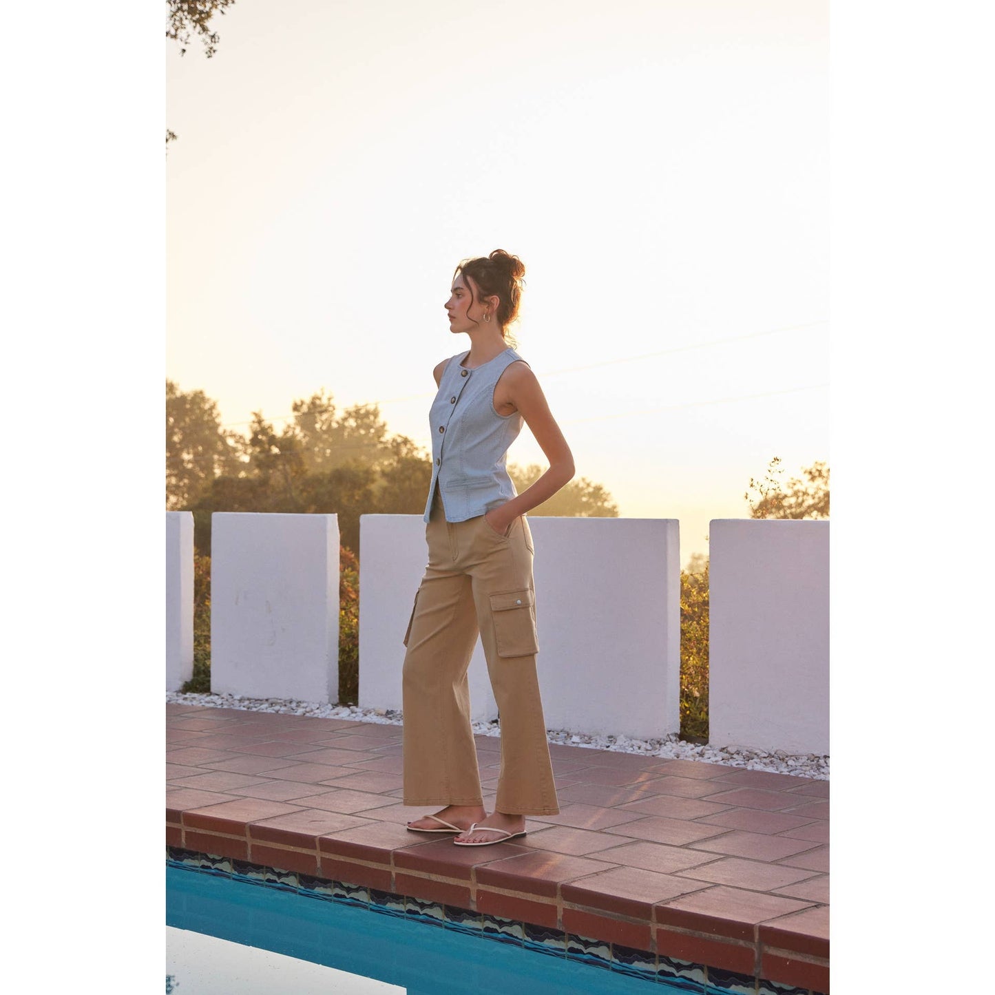 MINERAL-WASHED BUTTON-DOWN SLEEVELESS VEST TOP