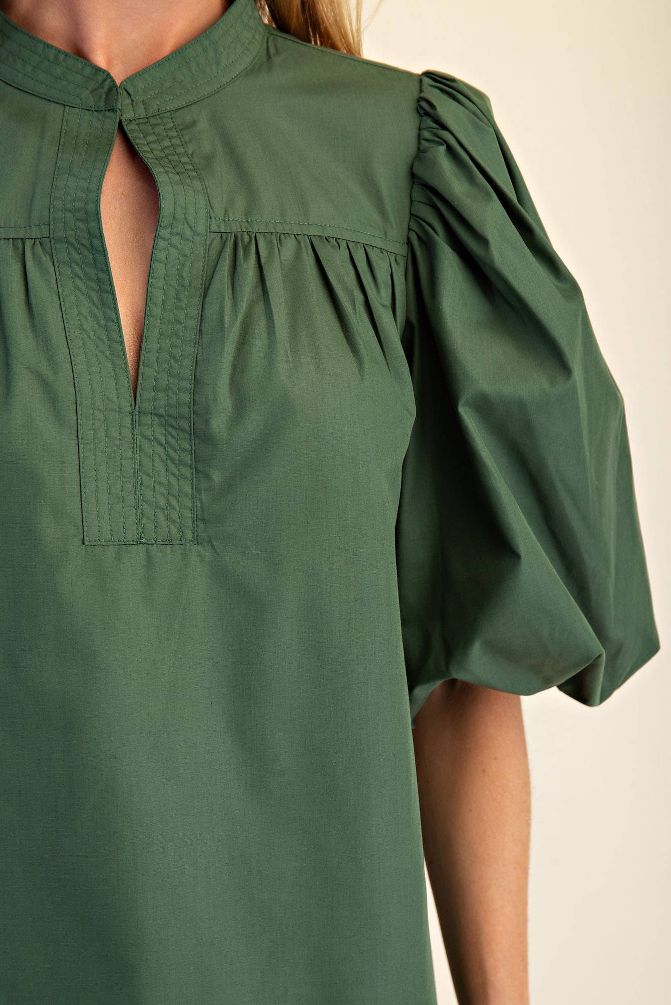 Mandarin Collar V-Neck Bubble Sleeve Poplin Top