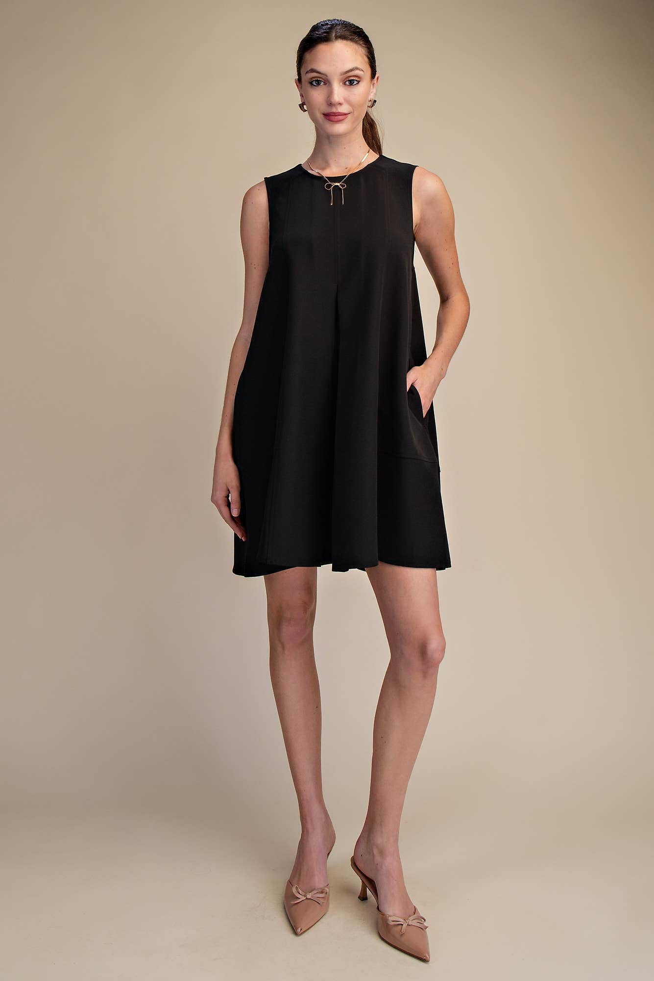 Round Neck Sleeveless Pleated Mini Dress