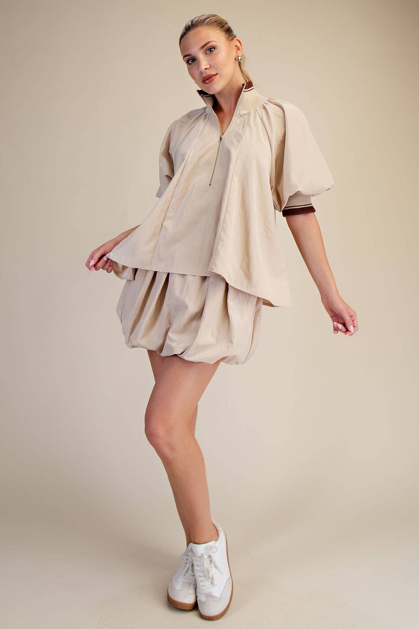 Mock Neck Band Puff Sleeve Blouse