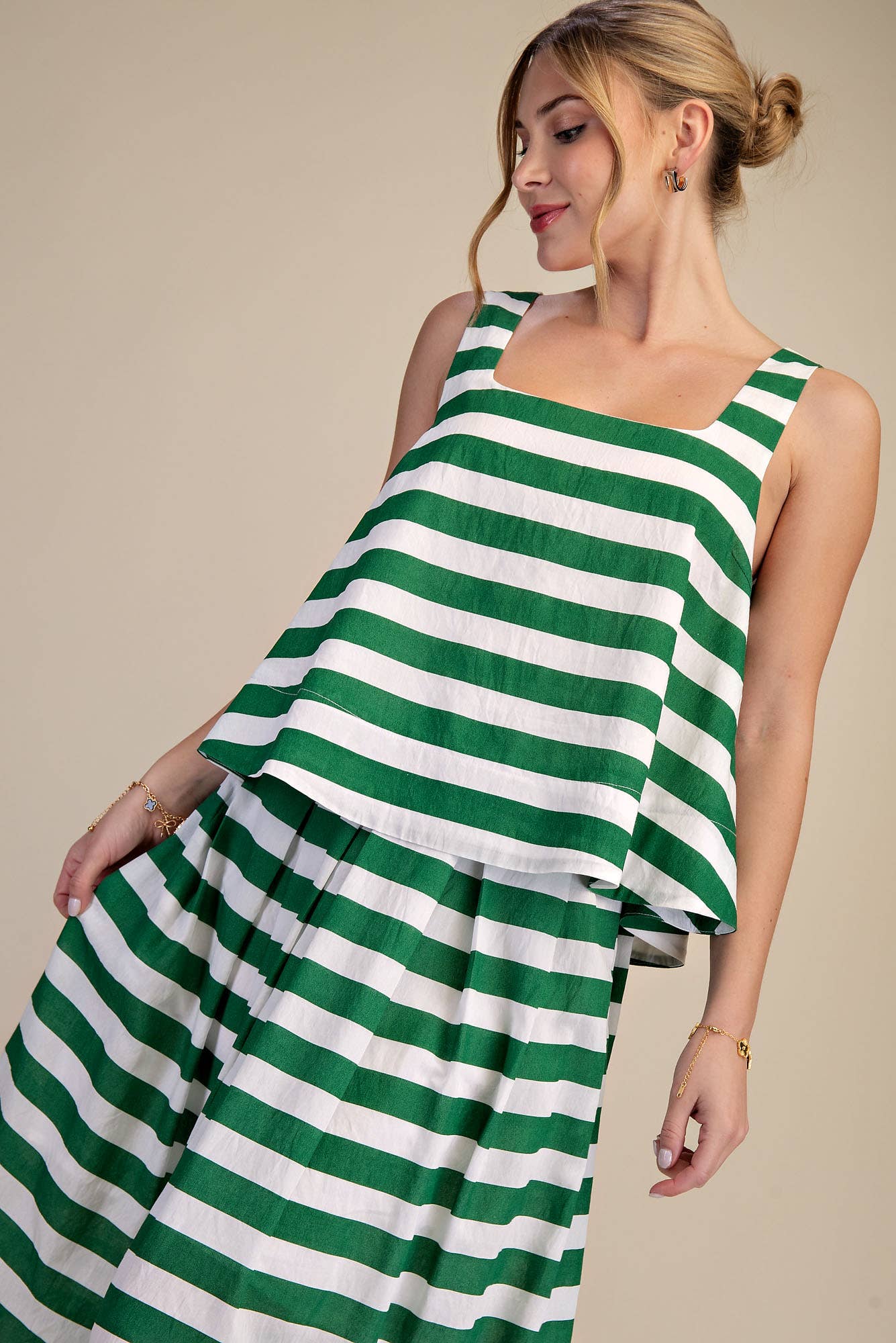 Scoop Neck Sleeveless Top