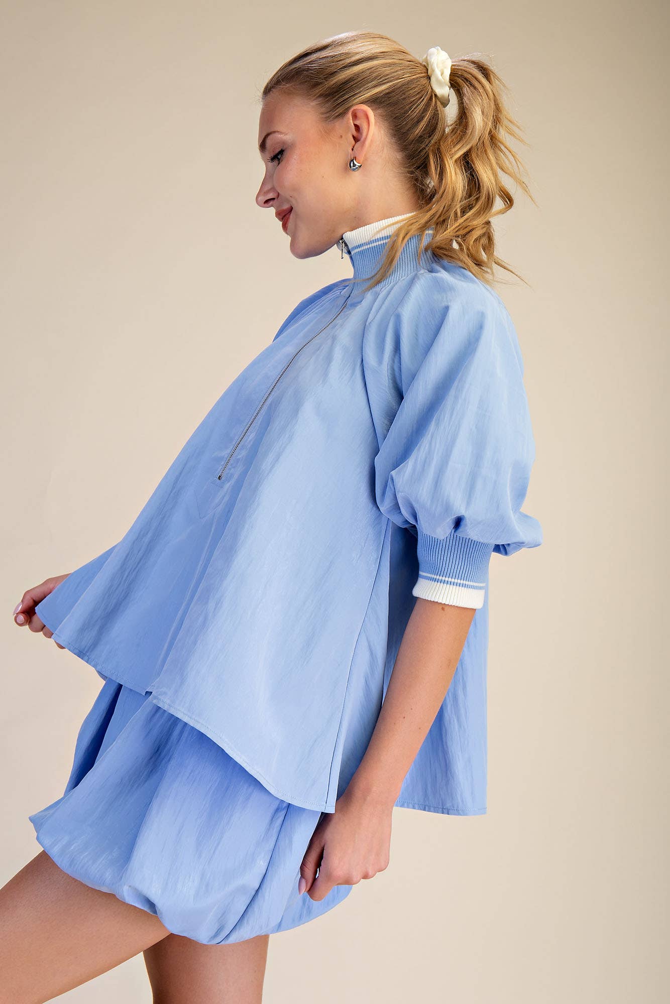 Mock Neck Band Puff Sleeve Blouse