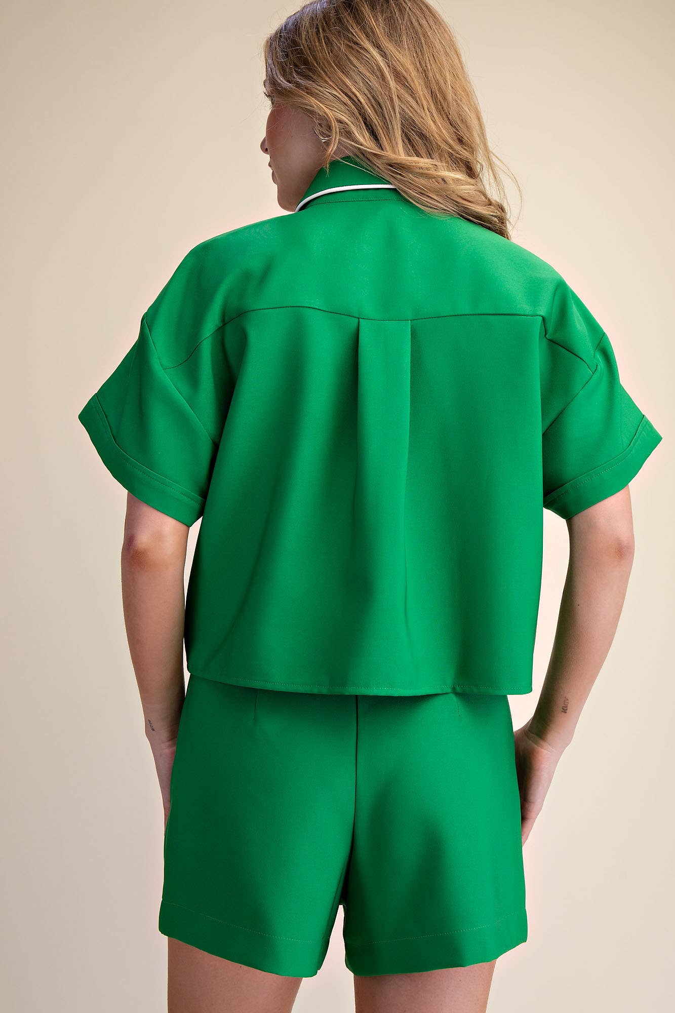 Collar Neck Short-Sleeve Front Pocket Crop Shirts