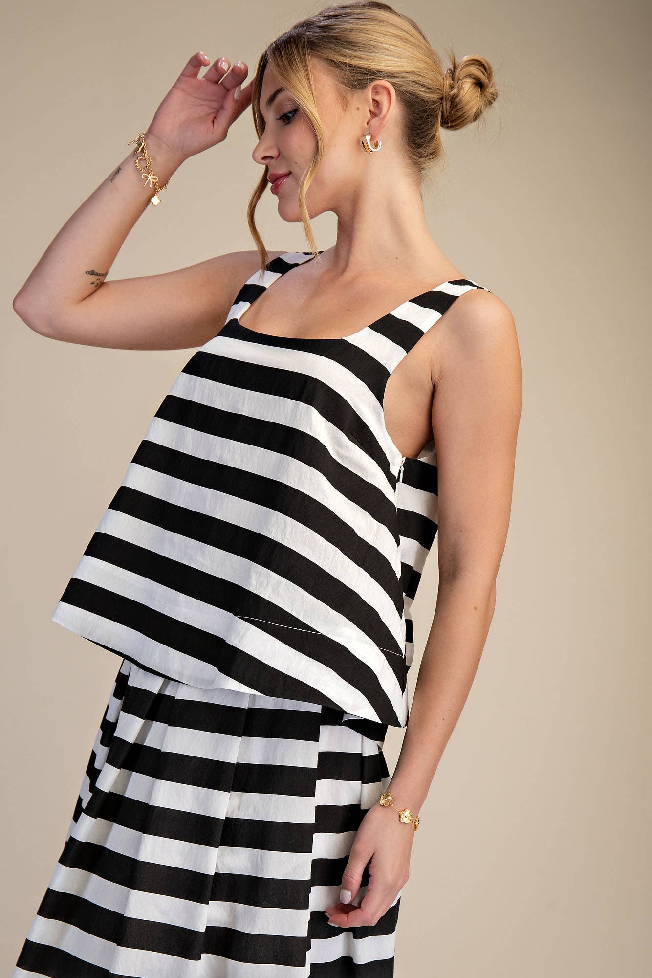 Scoop Neck Sleeveless Top