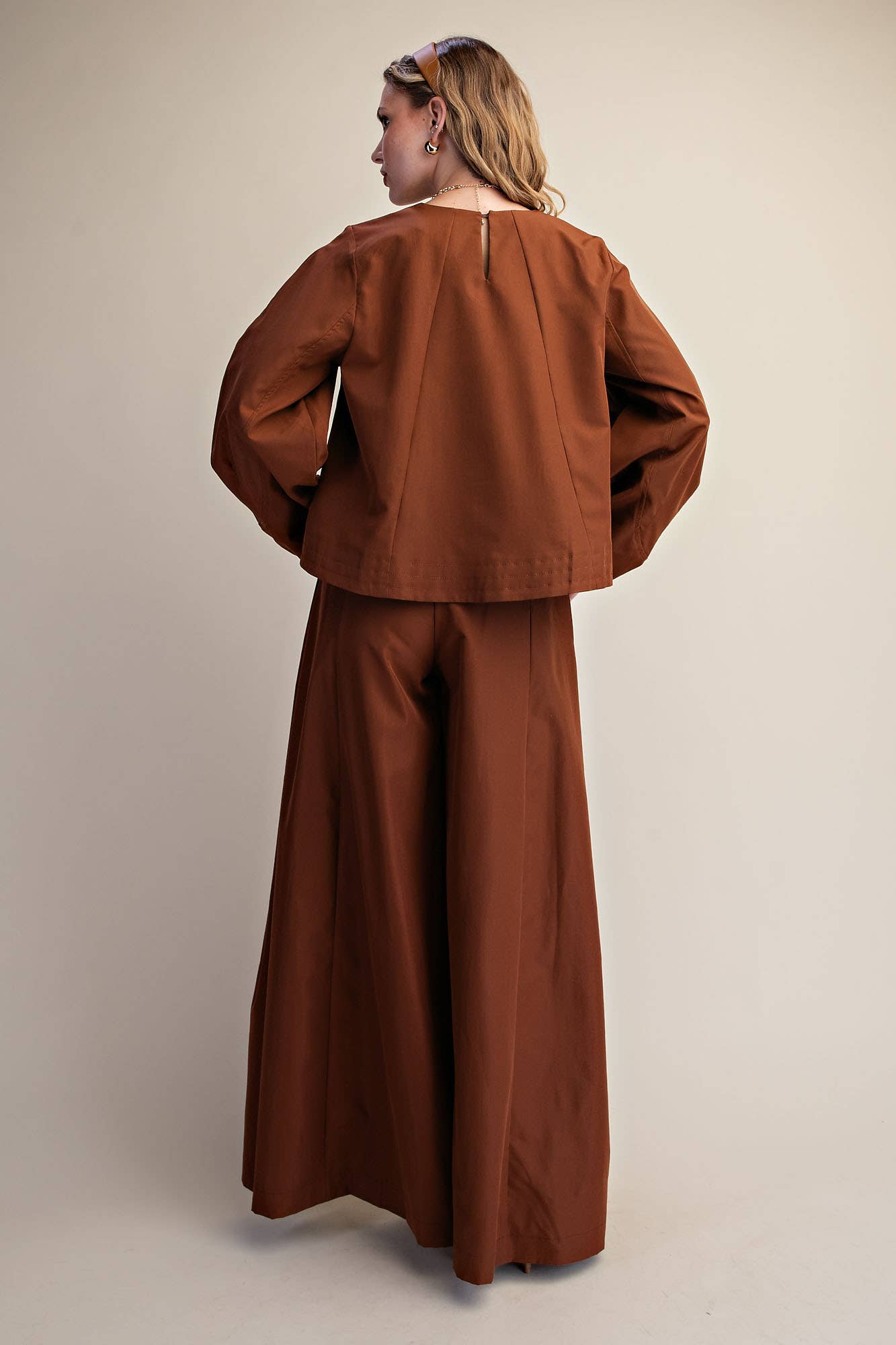 Volume Sleeve Crop Shirt Stitches Detail on Bottom Hem