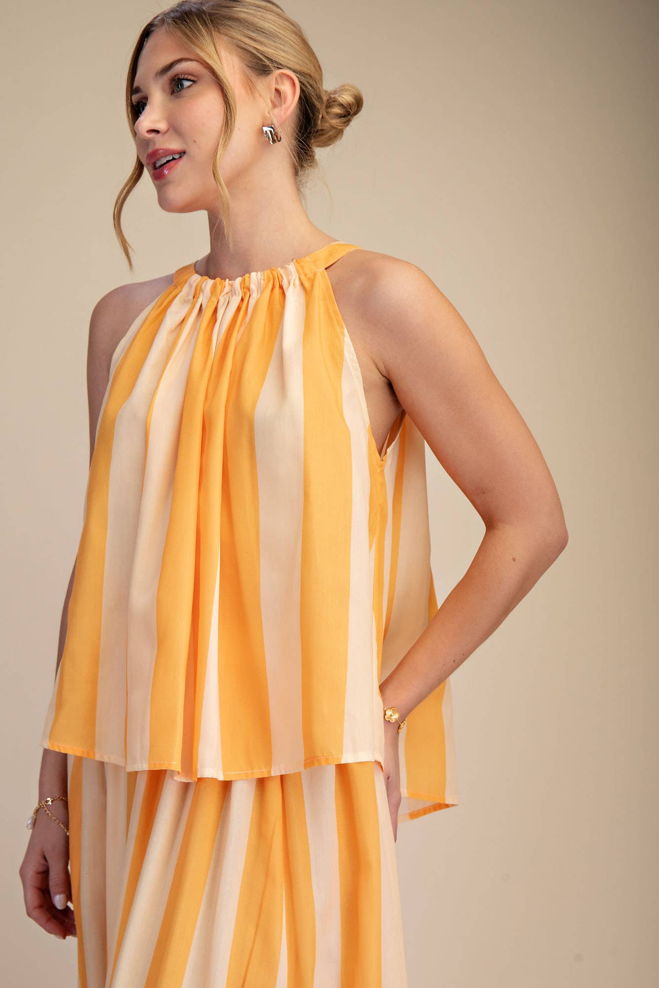 Round Neck Sleeveless Top