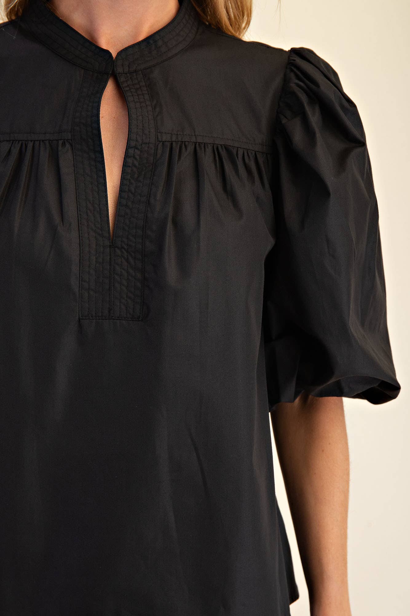 Mandarin Collar V-Neck Bubble Sleeve Poplin Top