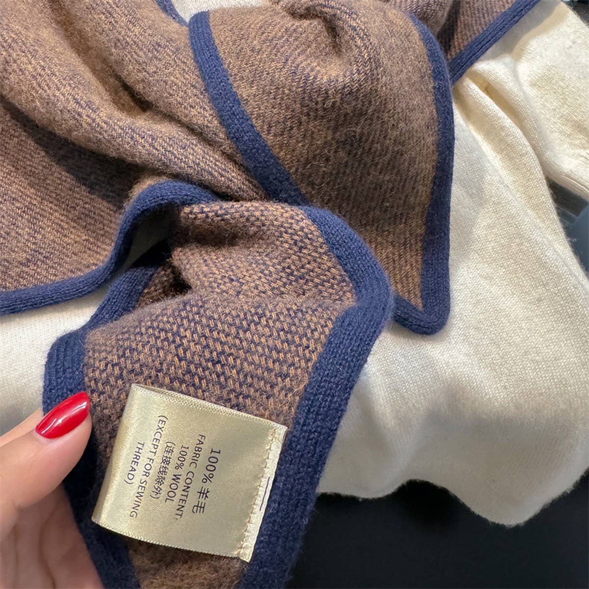 100% Wool Triangle Knit Scarf Shawl_CWOV00286