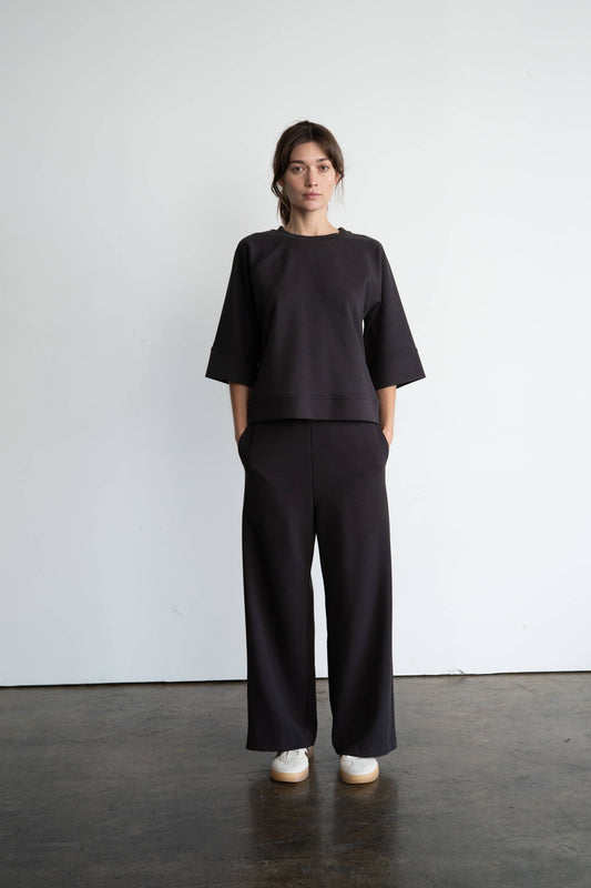 WIDE-LEG RELAXED TROUSER