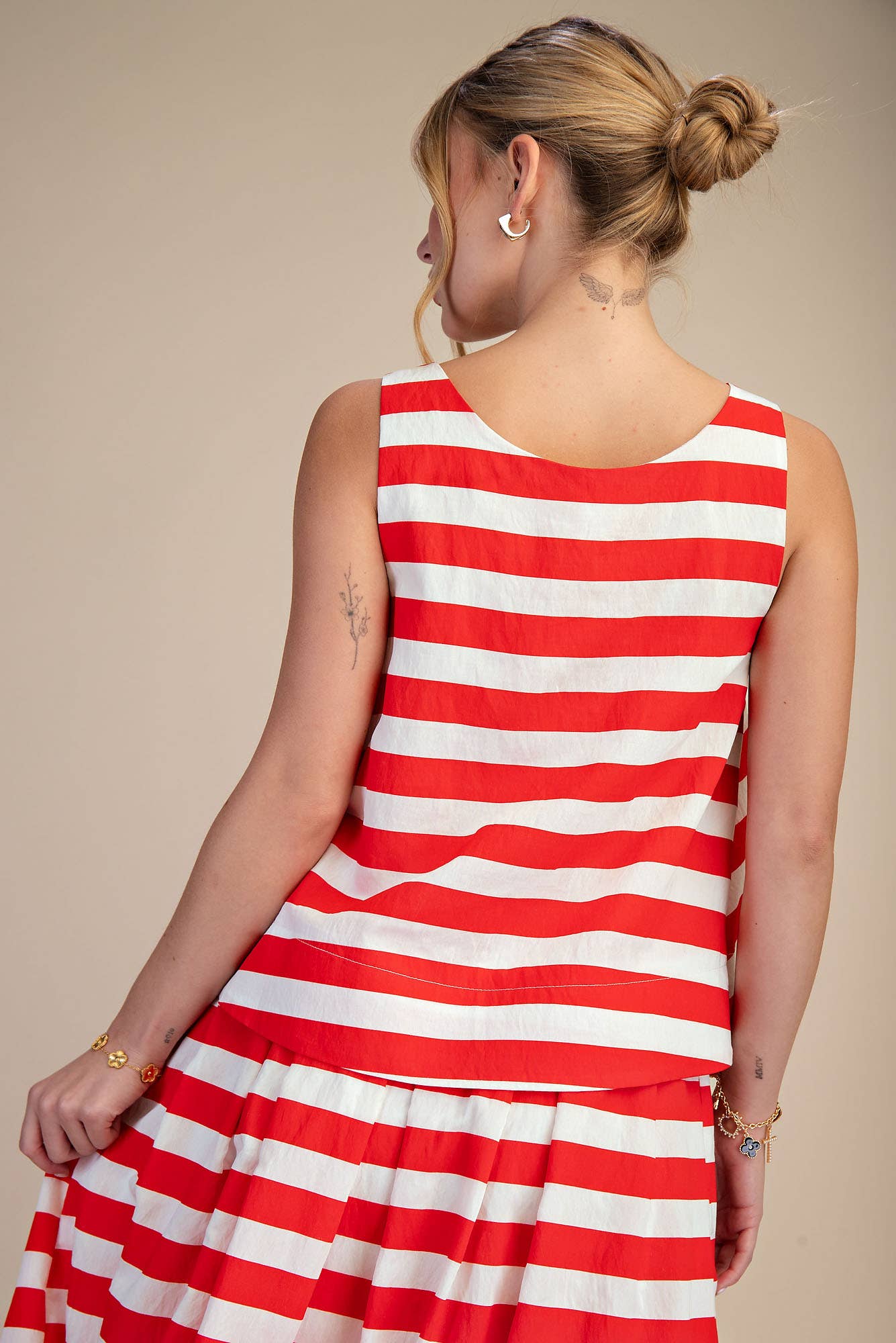 Scoop Neck Sleeveless Top