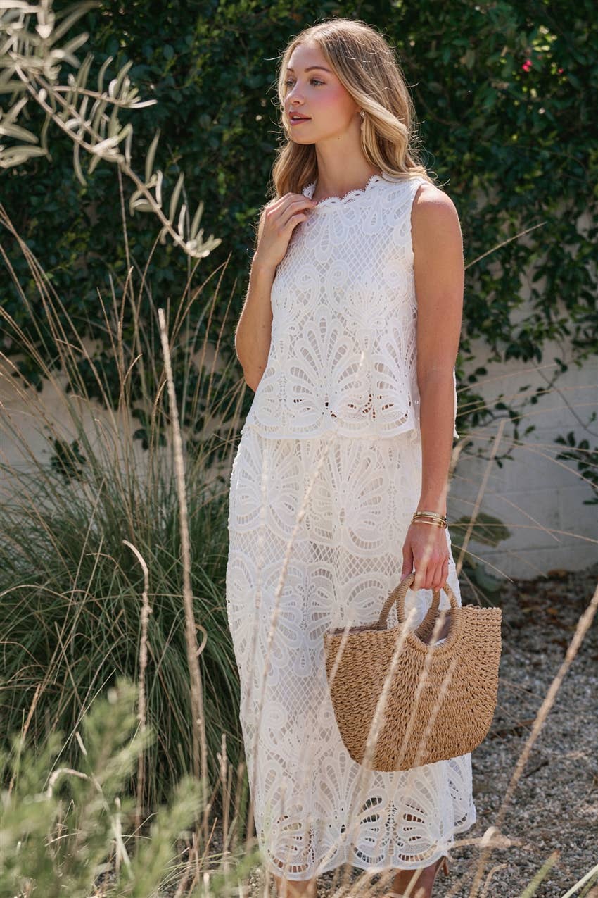 SLEEVELESS LACE TOP AND SKIRT SET WITH SCALLOPED HEM