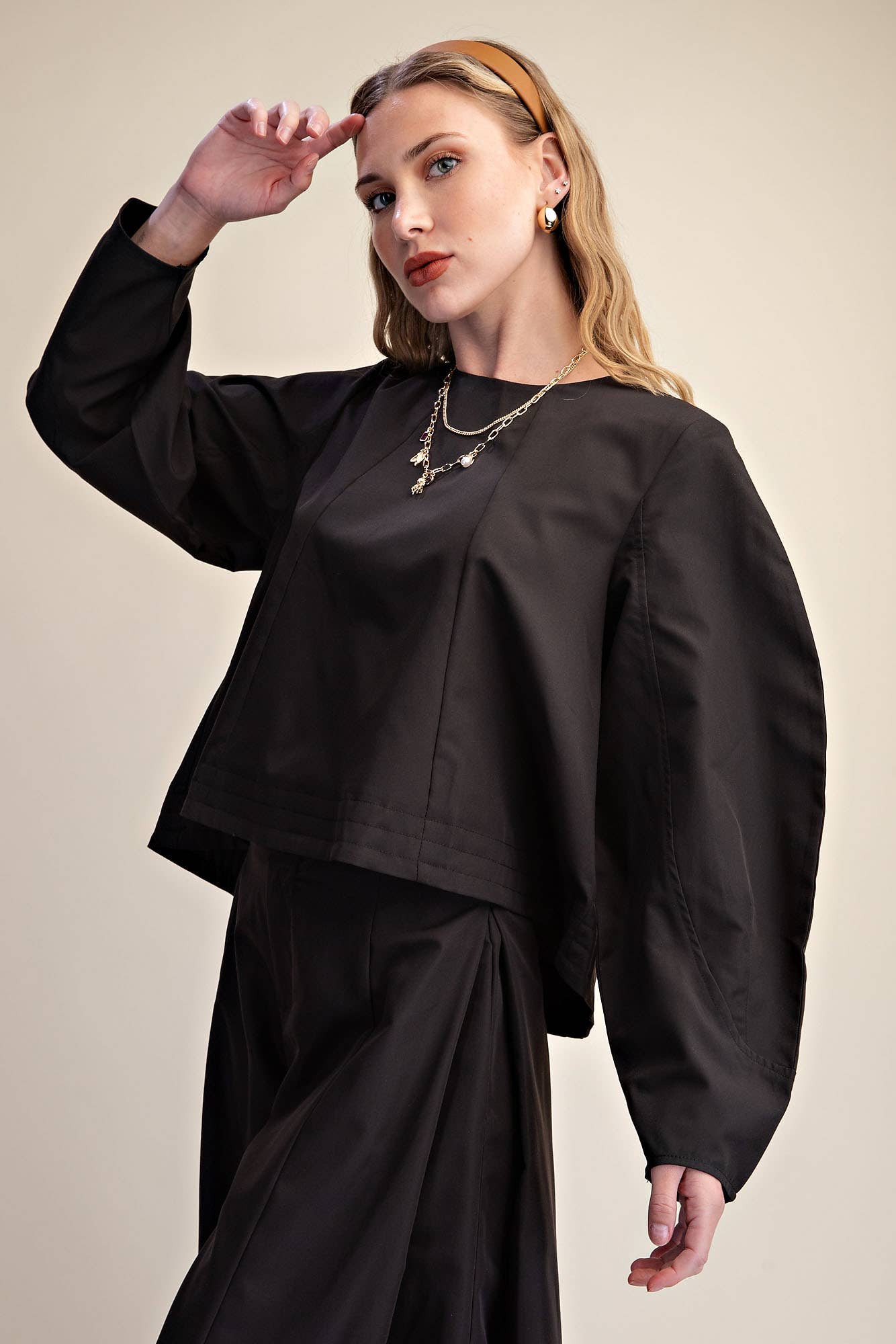 Volume Sleeve Crop Shirt Stitches Detail on Bottom Hem