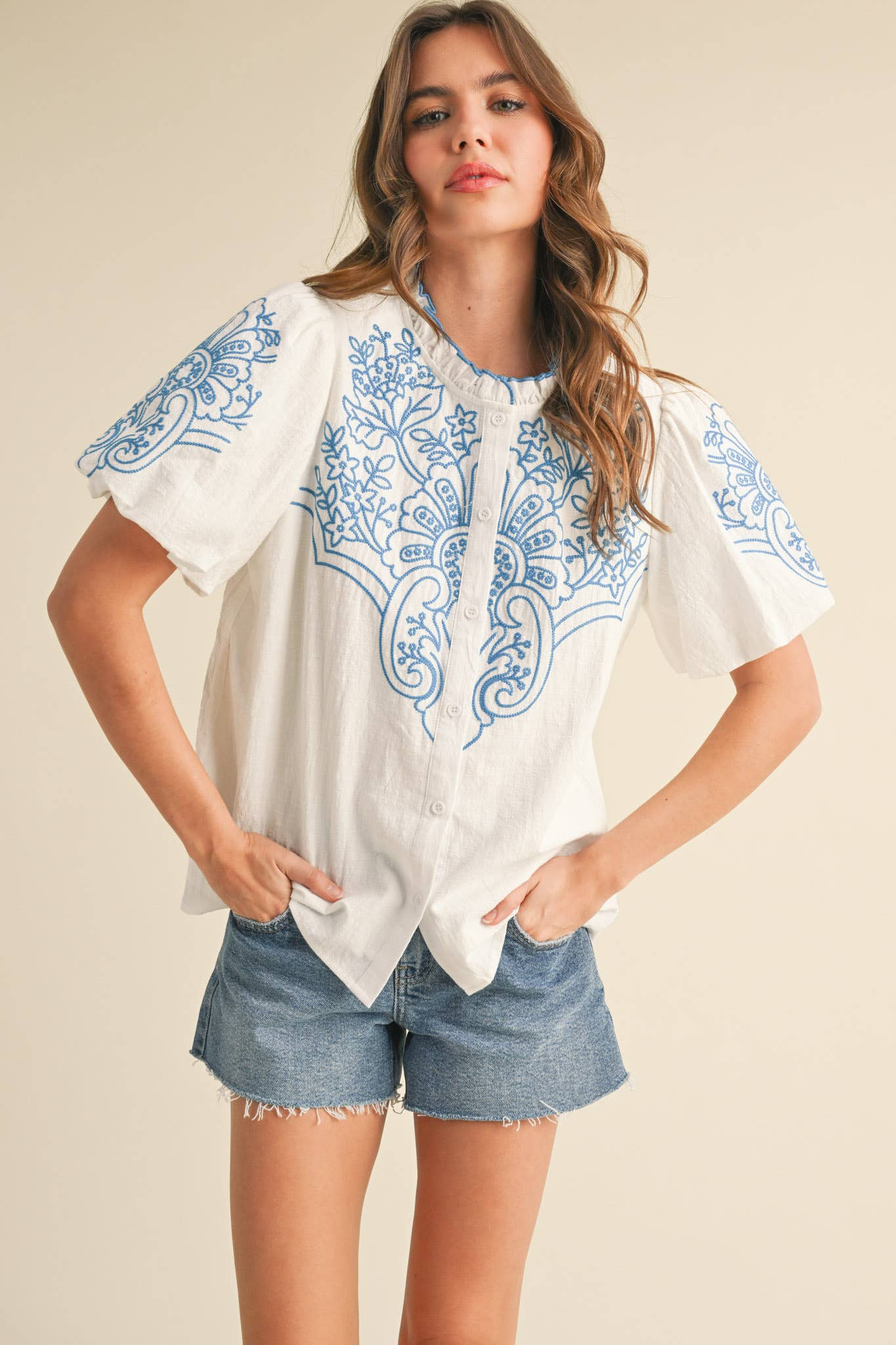 EMBROIDERED BUTTON DOWN BUBBLE SLEEVE TOP MTP3976
