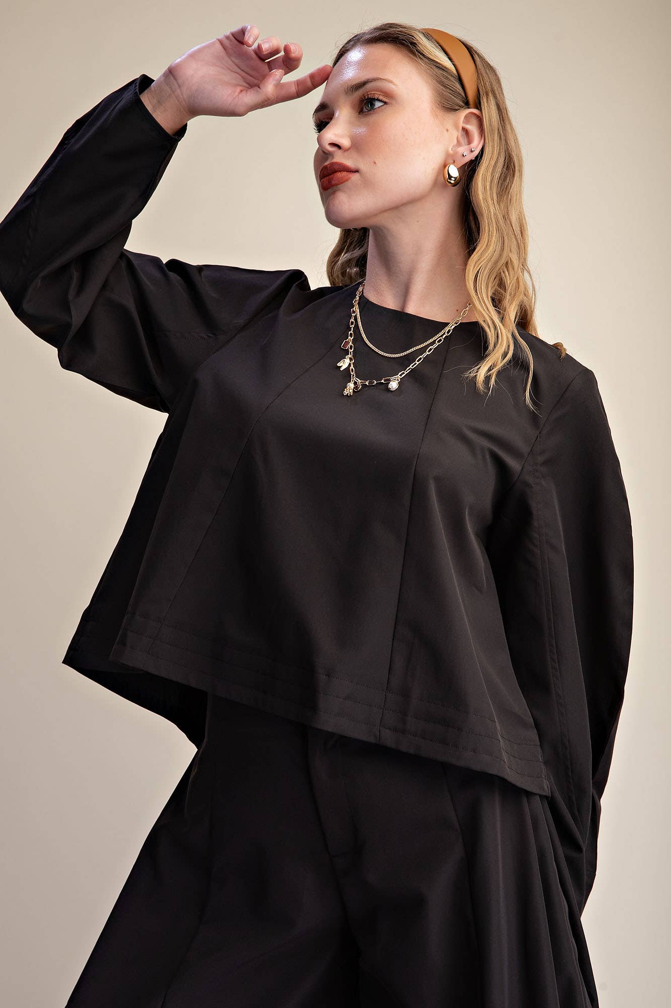 Volume Sleeve Crop Shirt Stitches Detail on Bottom Hem