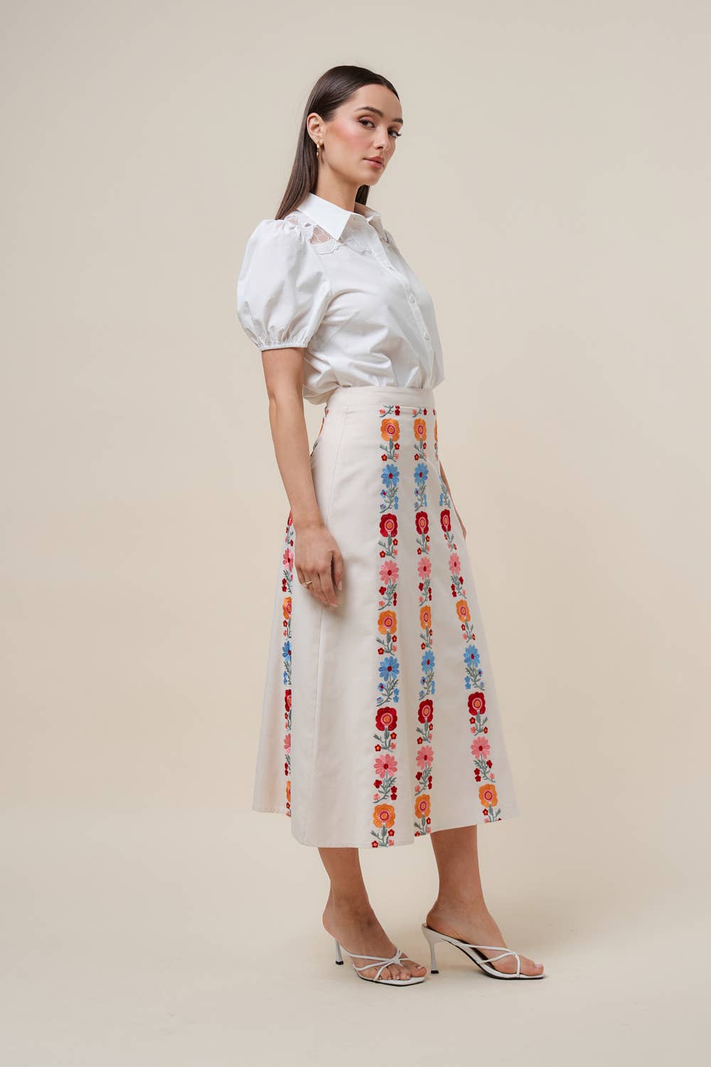 AK2736 Floral embroidered skirt