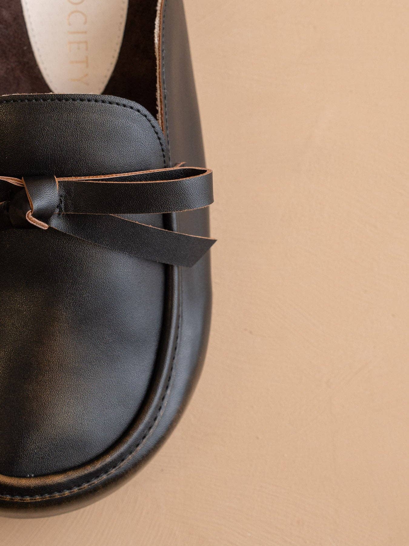 The Stevie | Distressed Black Tie Fall Mule Loafer