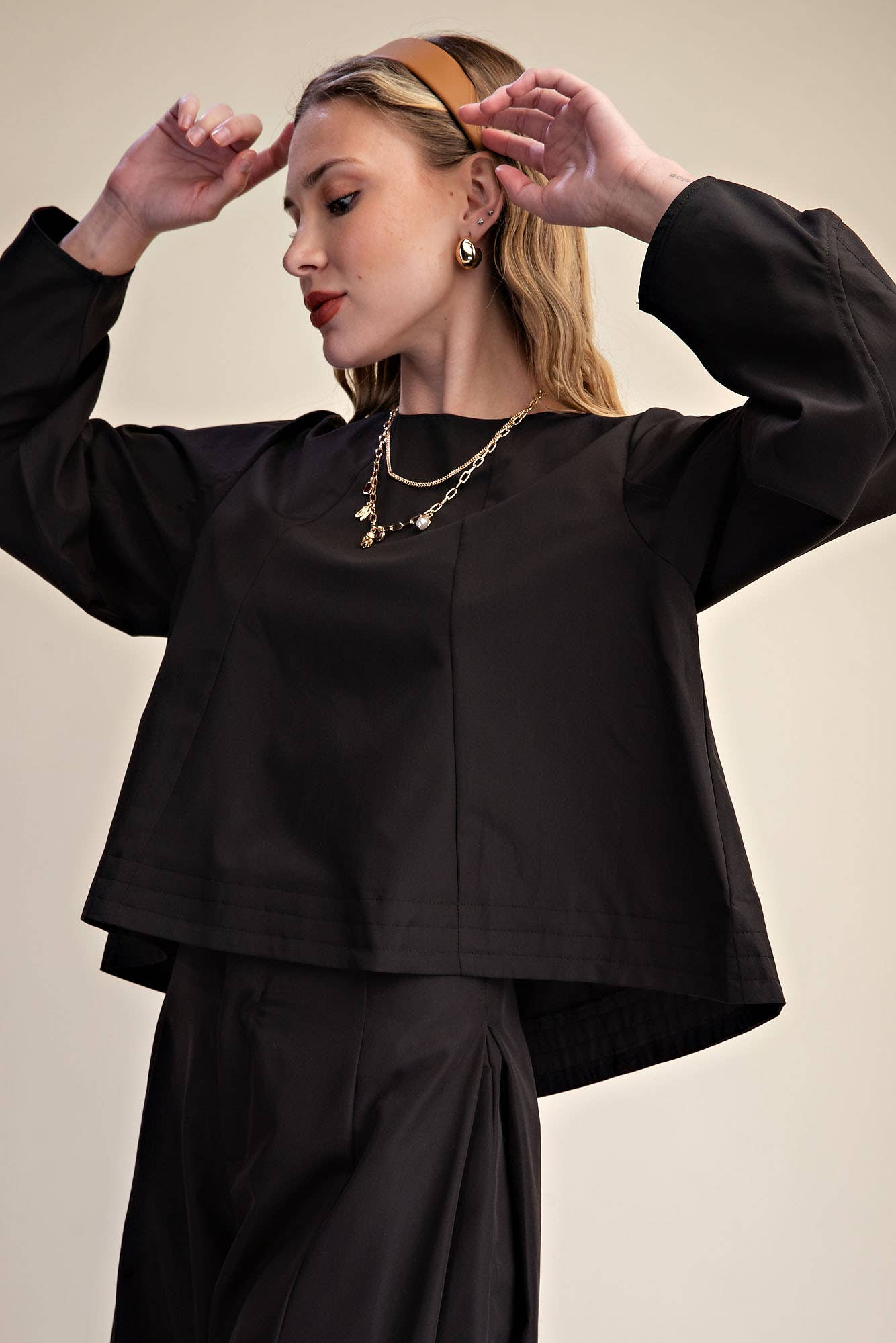 Volume Sleeve Crop Shirt Stitches Detail on Bottom Hem