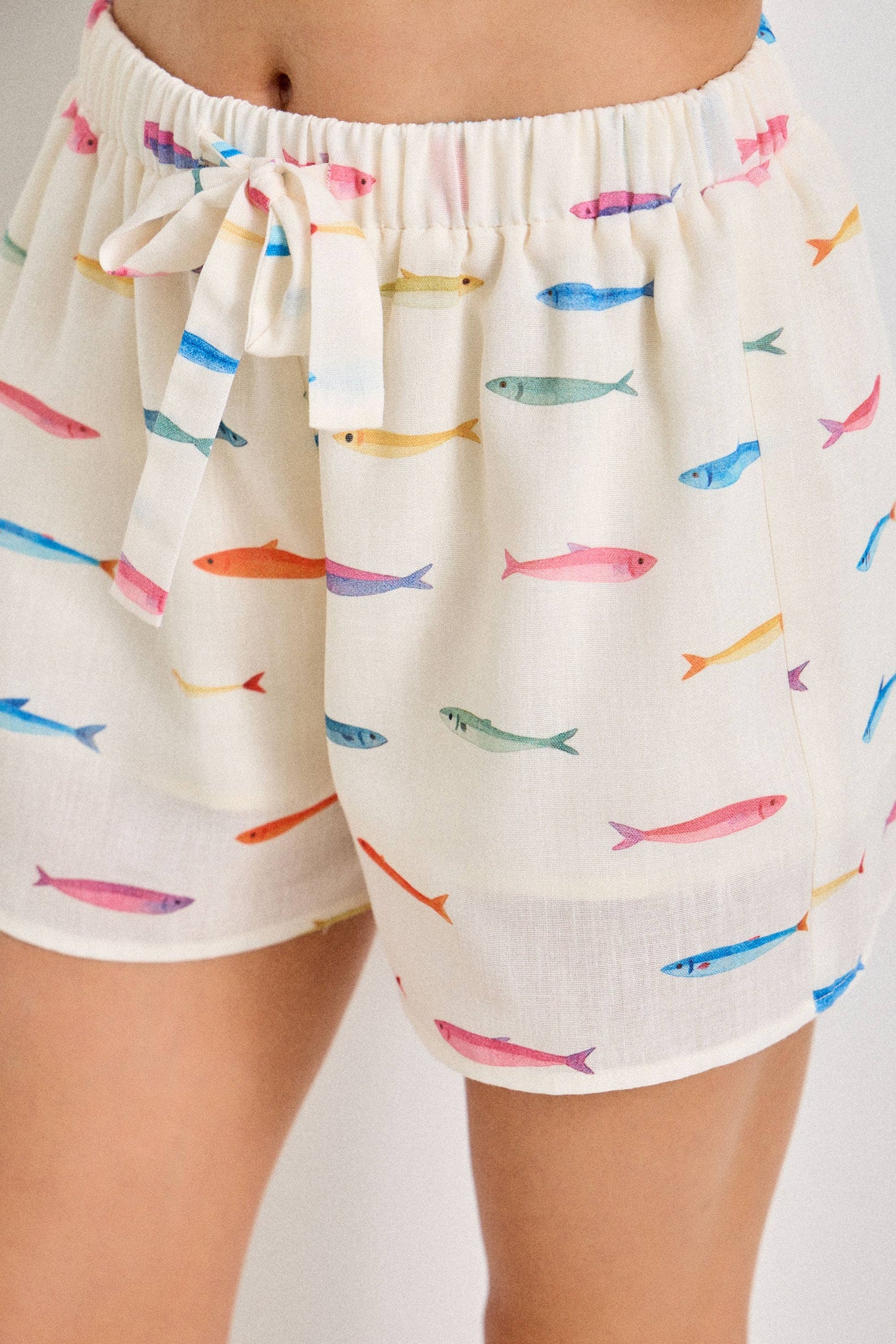 FISH PRINT DRAWSTRING SHORTS