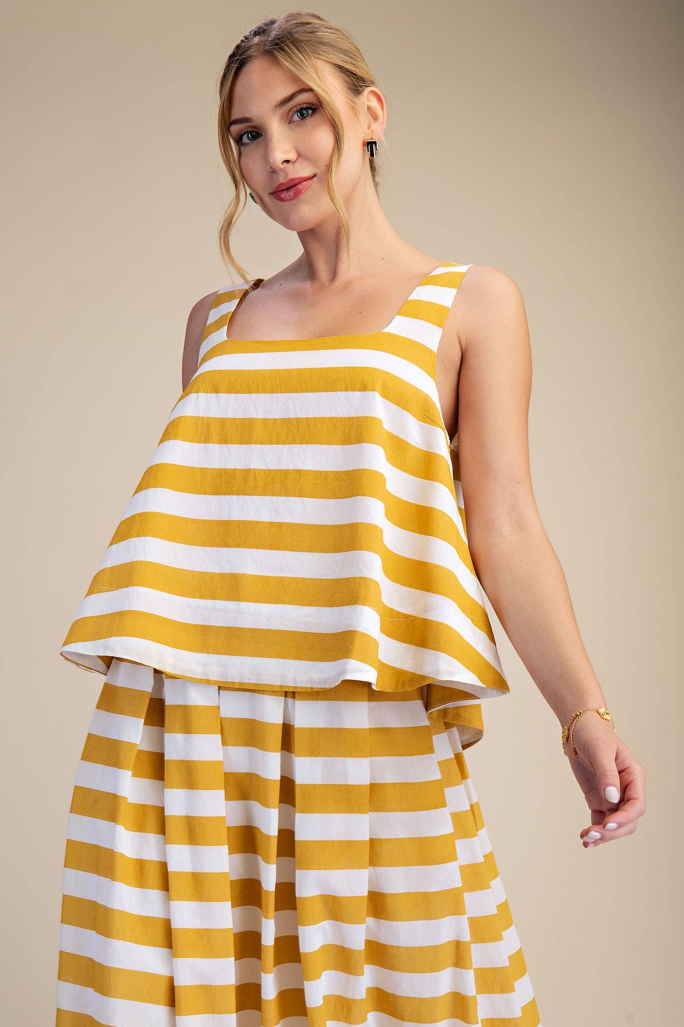 Scoop Neck Sleeveless Top