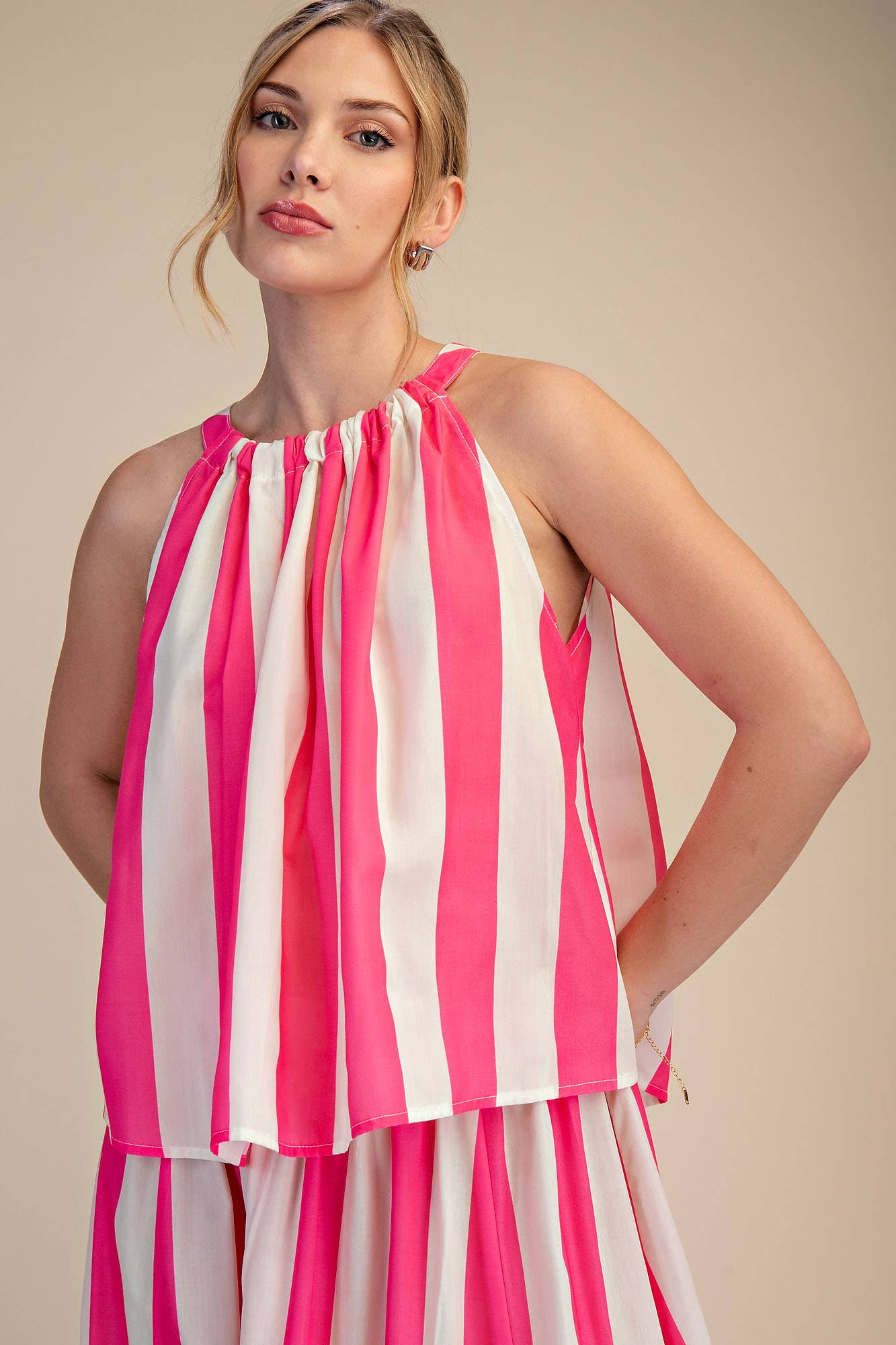 Round Neck Sleeveless Top