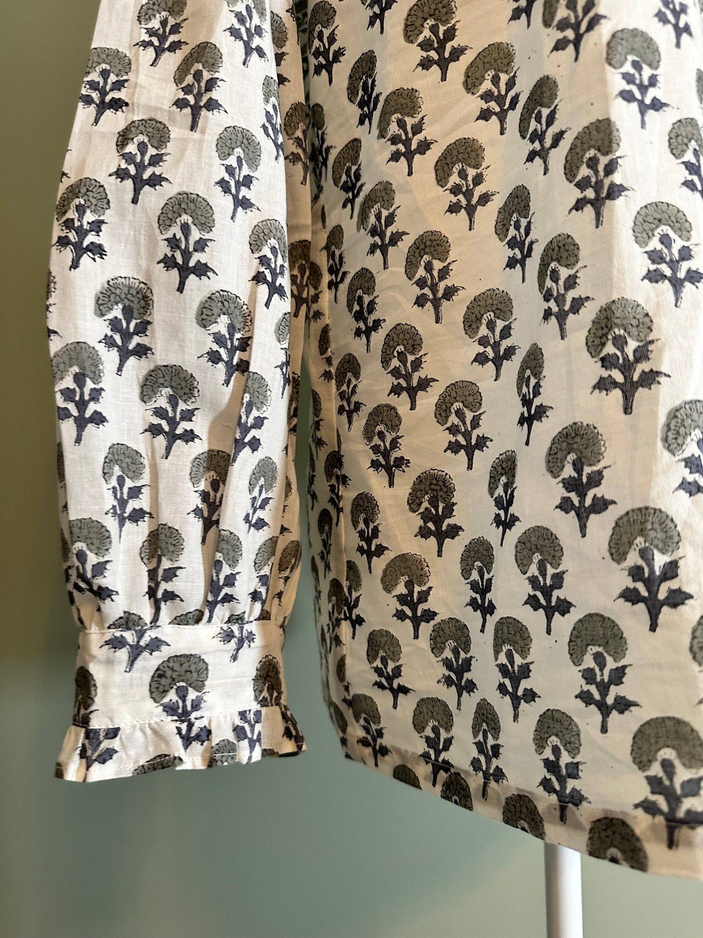 Women's Floral Block Print Ruffle Collar Button Downblouse