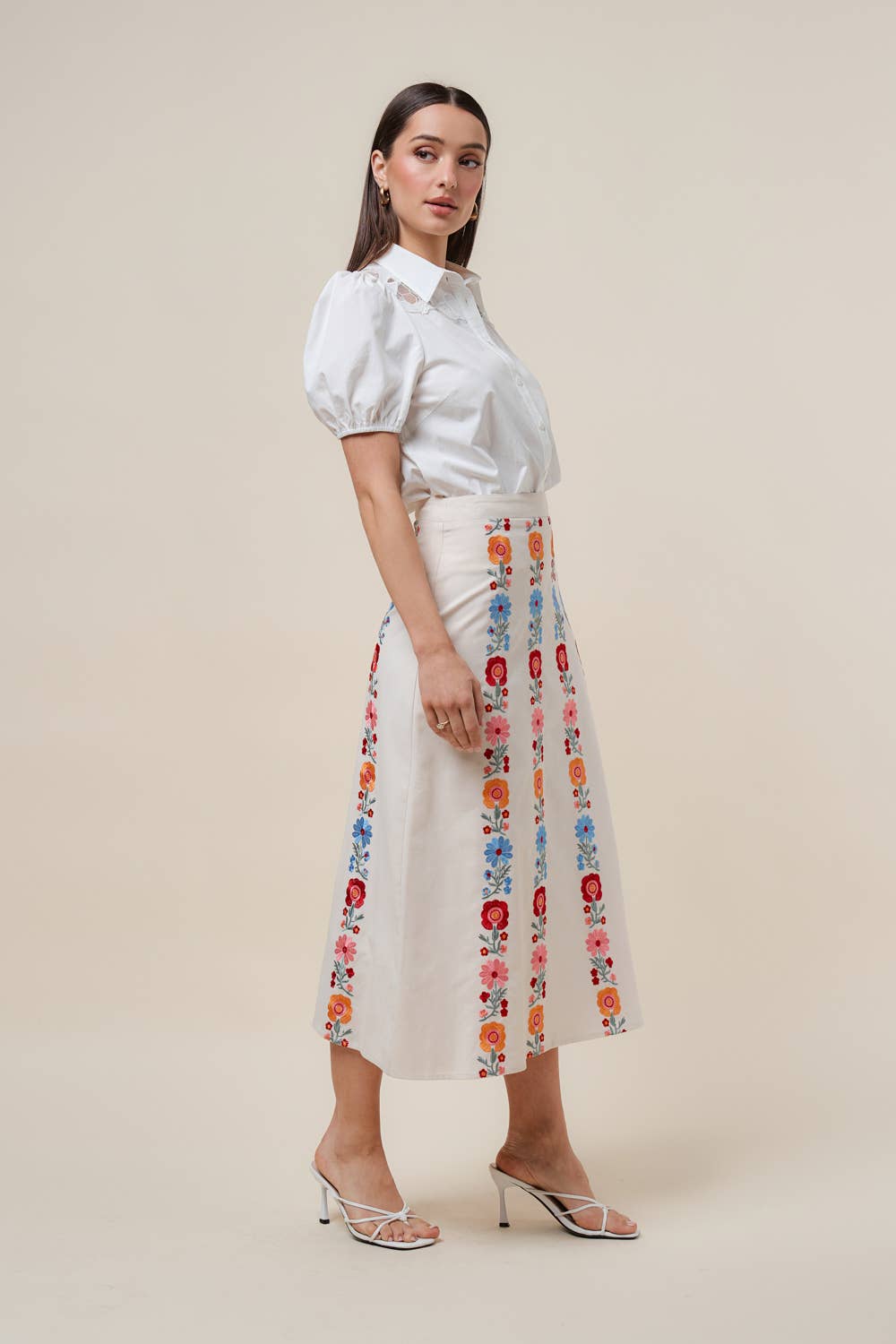 AK2736 Floral embroidered skirt