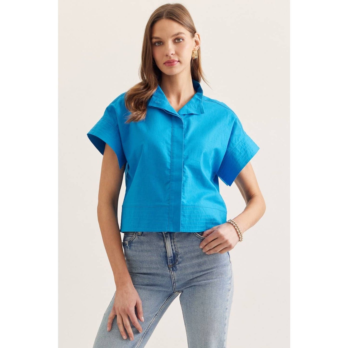 Solid short sleeve stand collar top