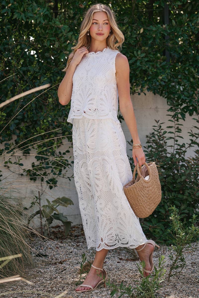 SLEEVELESS LACE TOP AND SKIRT SET WITH SCALLOPED HEM