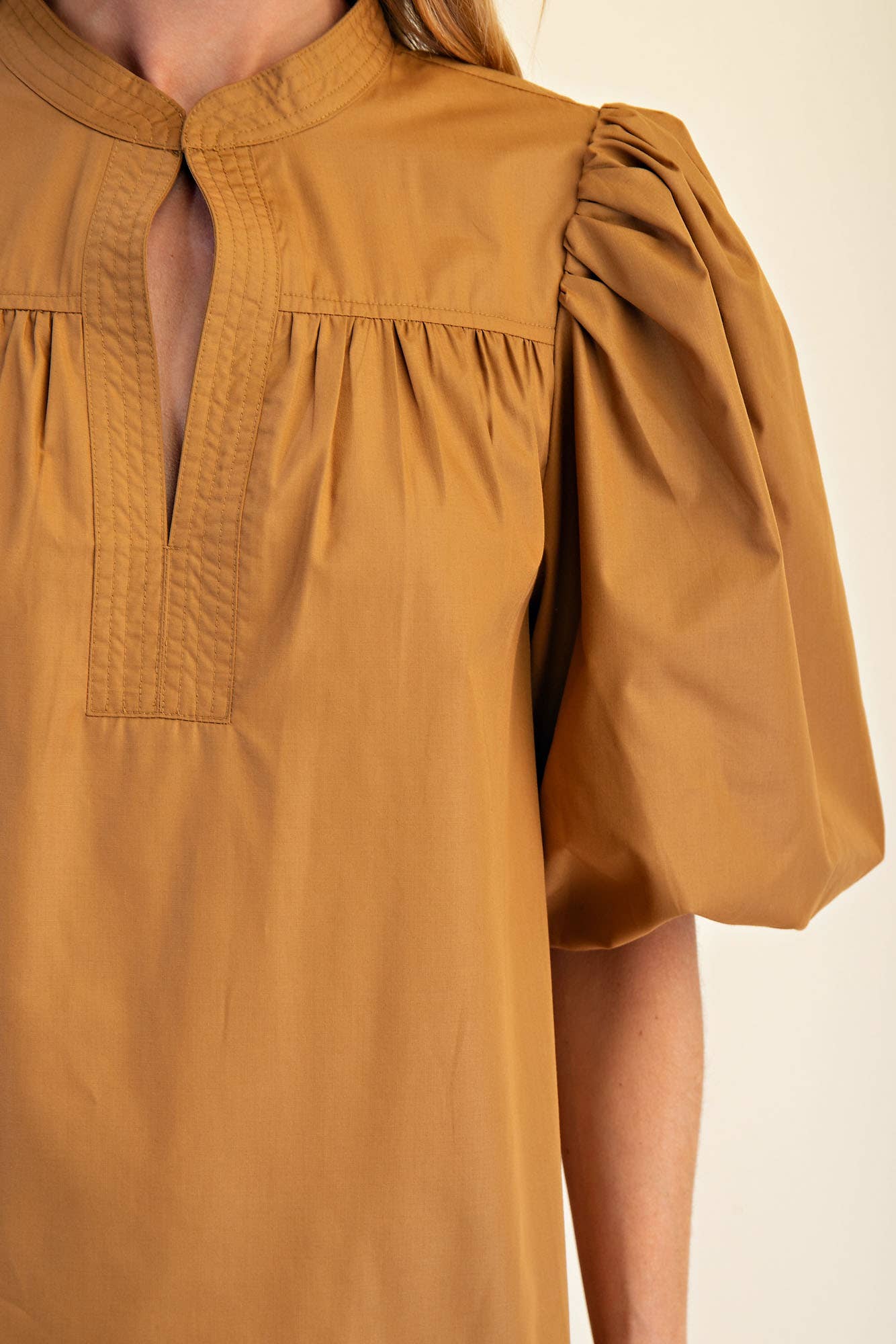 Mandarin Collar V-Neck Bubble Sleeve Poplin Top