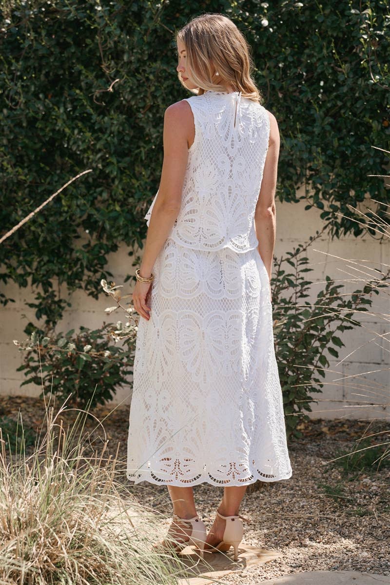 SLEEVELESS LACE TOP AND SKIRT SET WITH SCALLOPED HEM