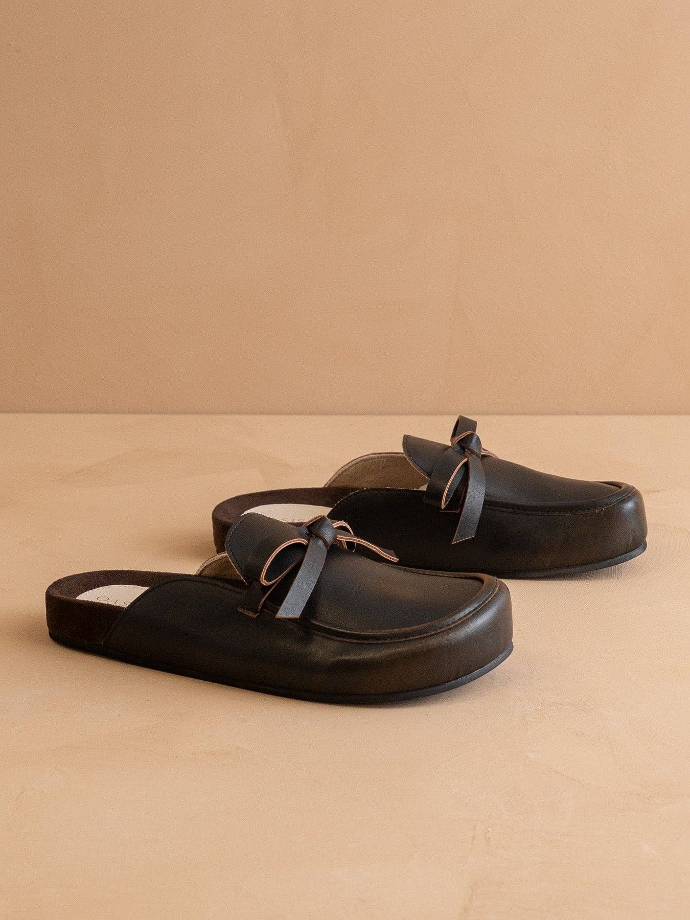 The Stevie | Distressed Black Tie Fall Mule Loafer