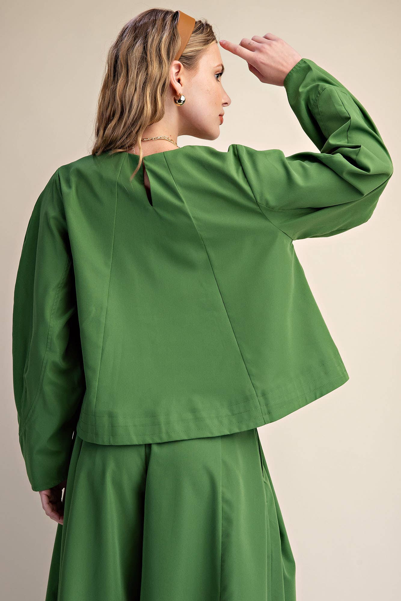 Volume Sleeve Crop Shirt Stitches Detail on Bottom Hem