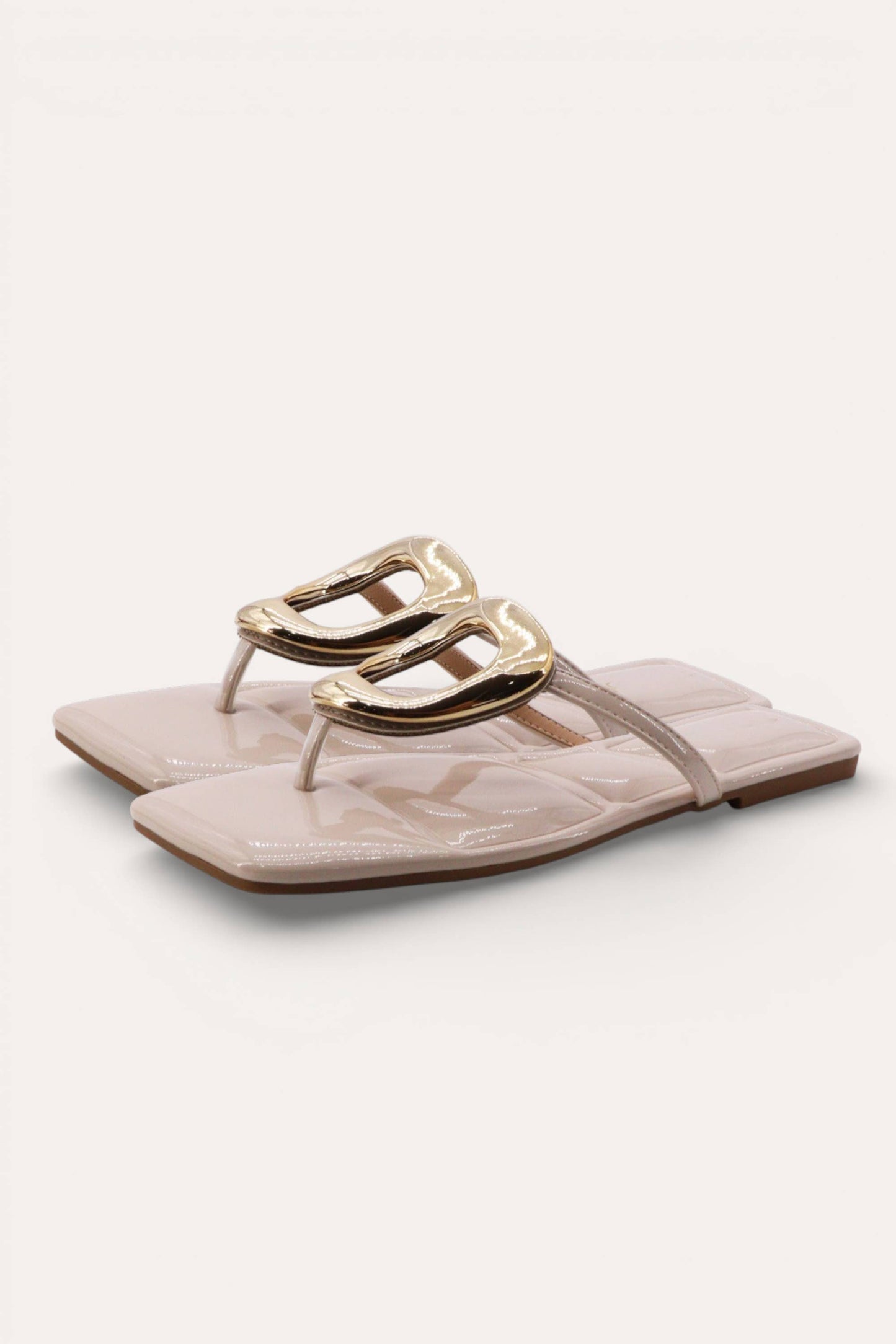 TOKYO-01 SQUARE TOE THONG SANDAL WITH METAL RING DETAILED
