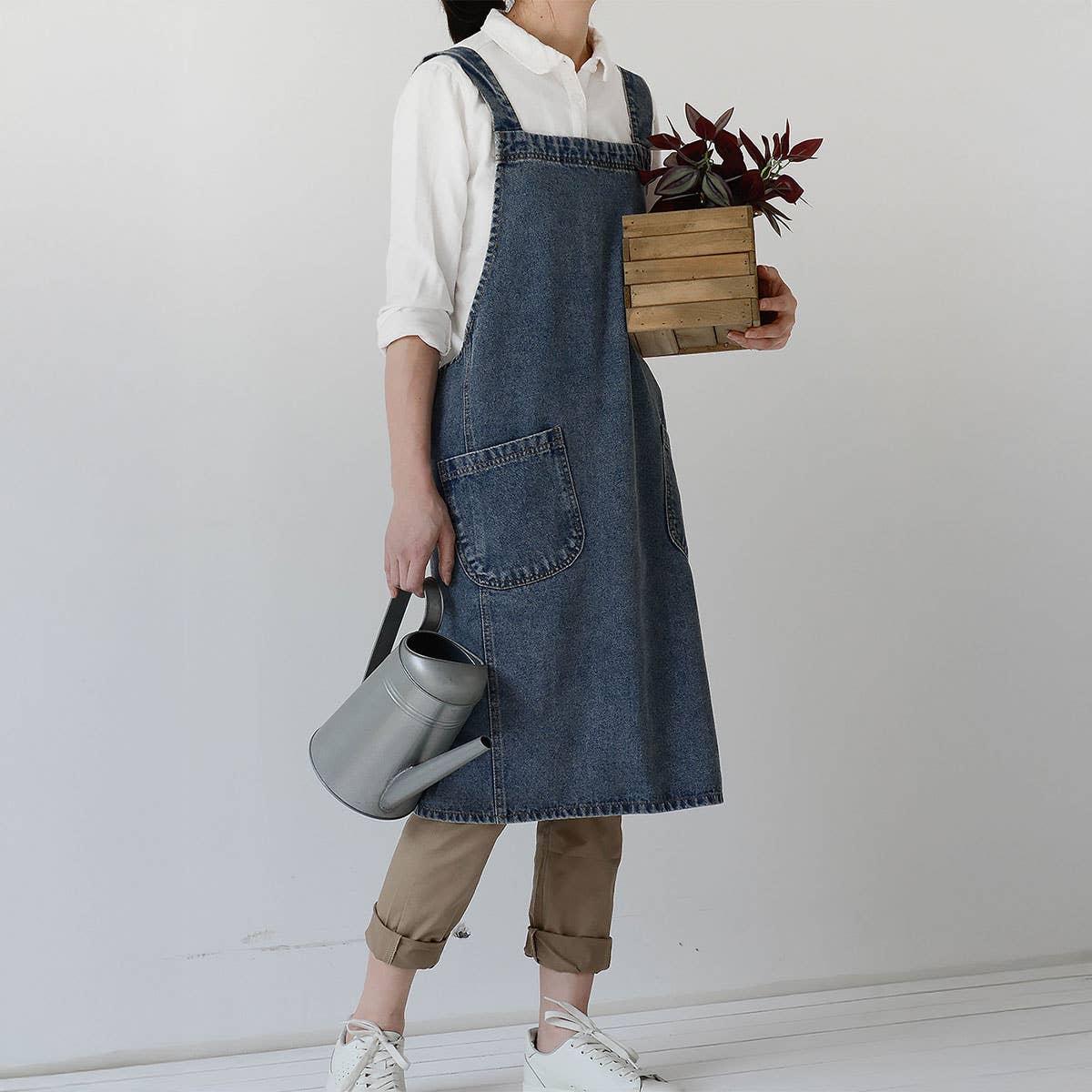 Cotton Canvas Washed Denim Apron with pockets_CWMM3296