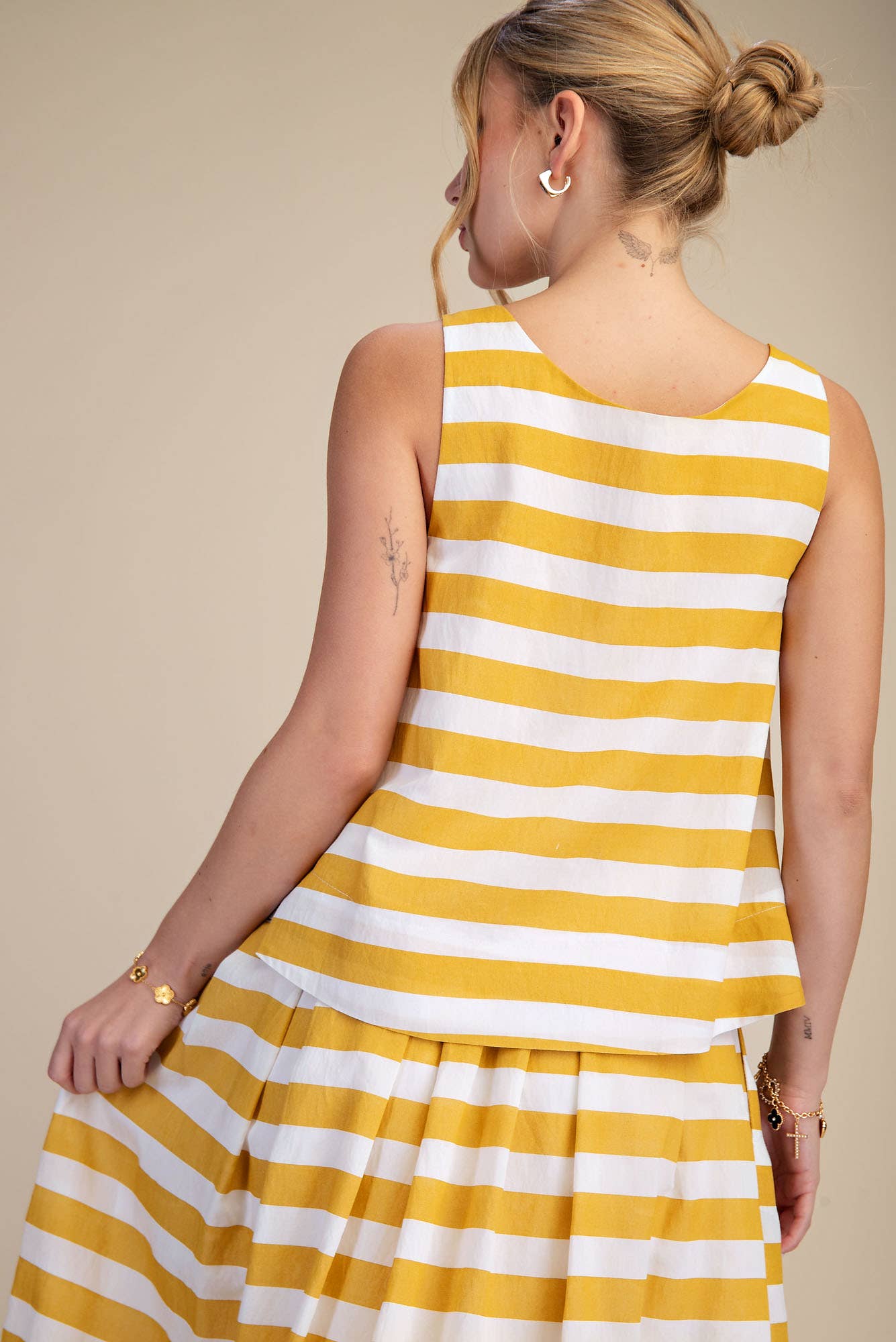 Scoop Neck Sleeveless Top