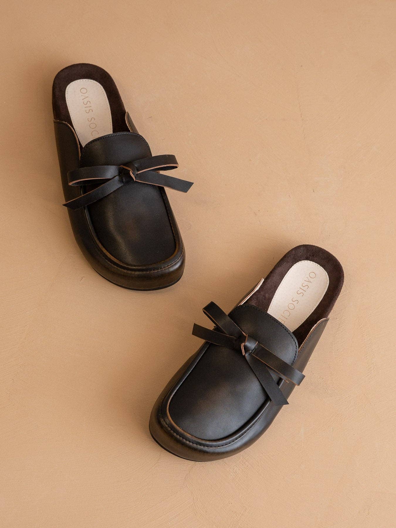 The Stevie | Distressed Black Tie Fall Mule Loafer