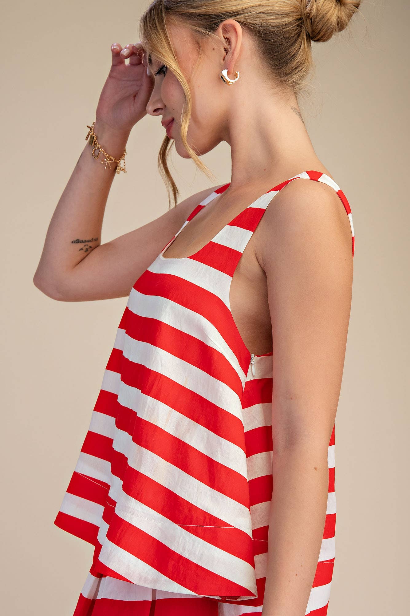 Scoop Neck Sleeveless Top